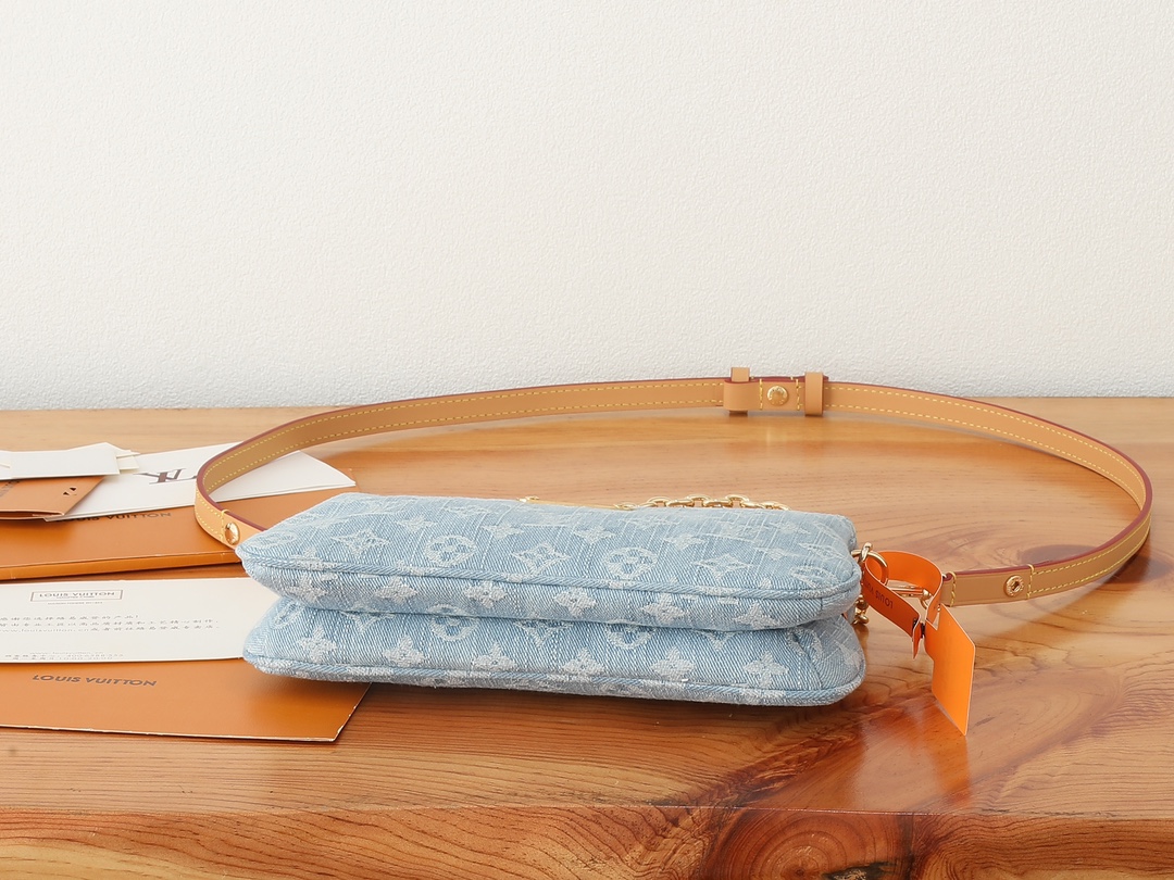 [TOP] Louis Vuitton LV Monogram Pochette Accessories Bag 24.5x13.5x6.5cm - Denim