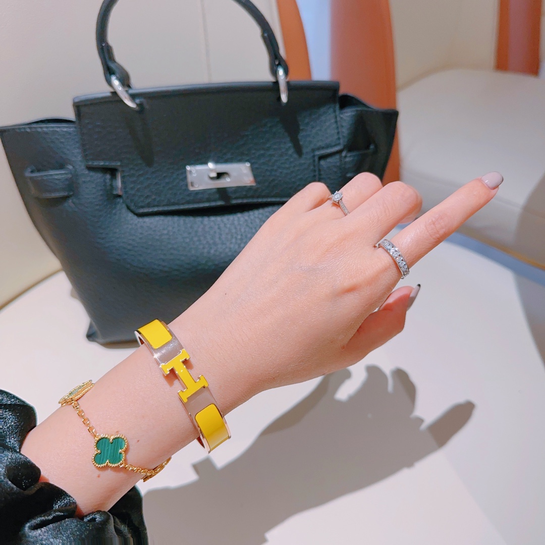 [TOP] HERMES  Enamel Bracelet -Yellow
