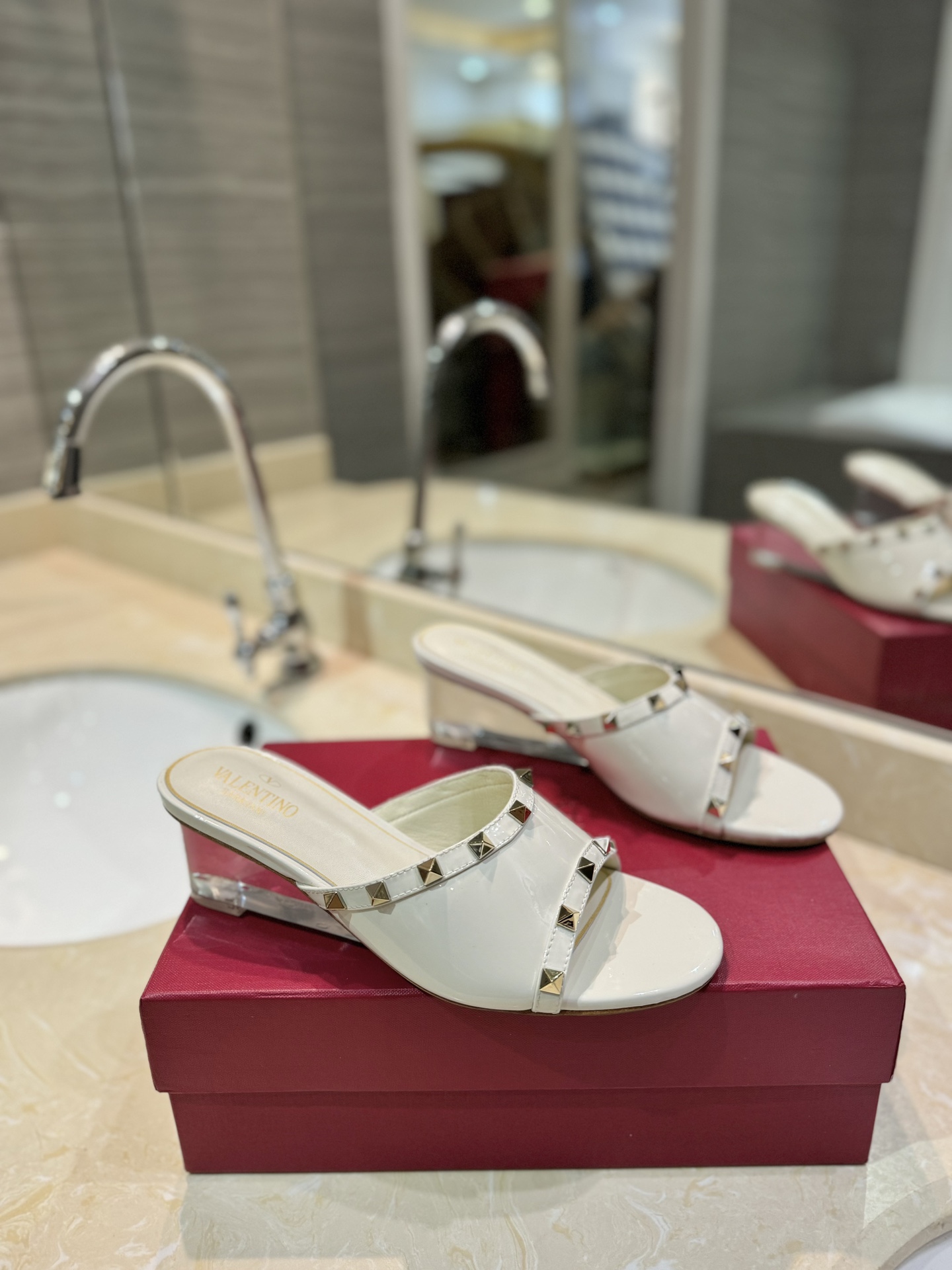 [TOP] VALENTINO Transparent Heel Slippers with Mini Rivets  - 4 Color