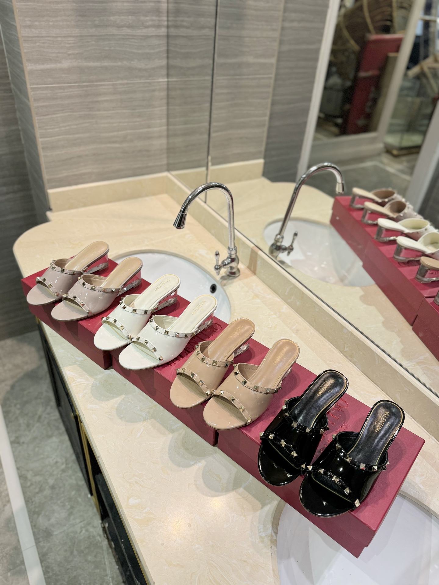 [TOP] VALENTINO Transparent Heel Slippers with Mini Rivets  - 4 Color