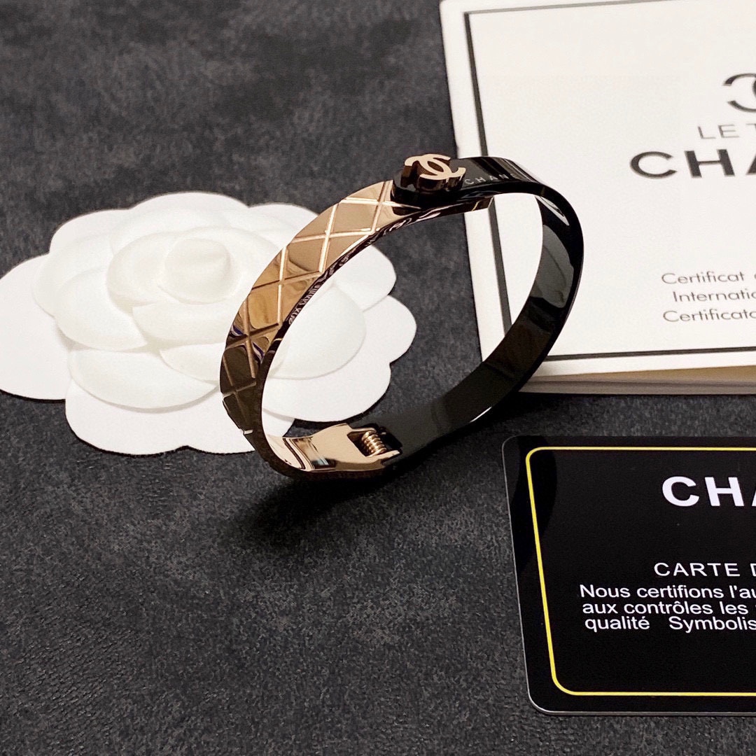 [TOP] CHANEL Bracelet-Black