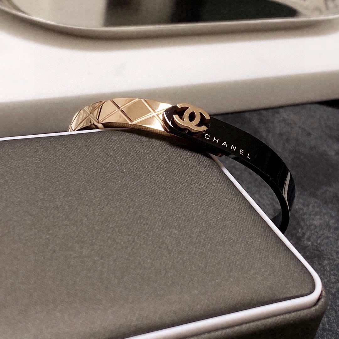 [TOP] CHANEL Bracelet-Black