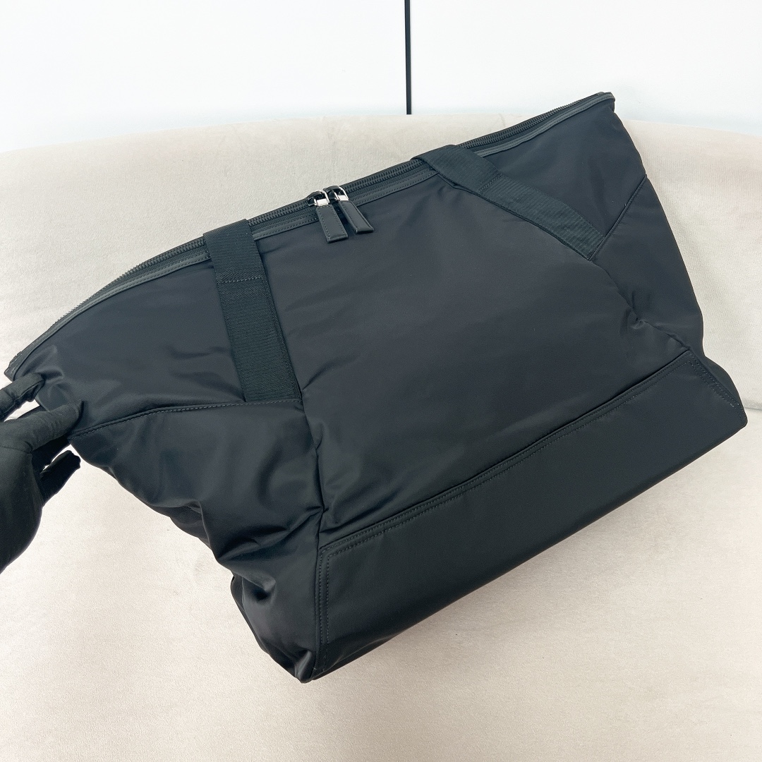 [TOP] PRADA Re-Nylon and Leather Travel Bag  40 × 44.5× 24 cm-Black