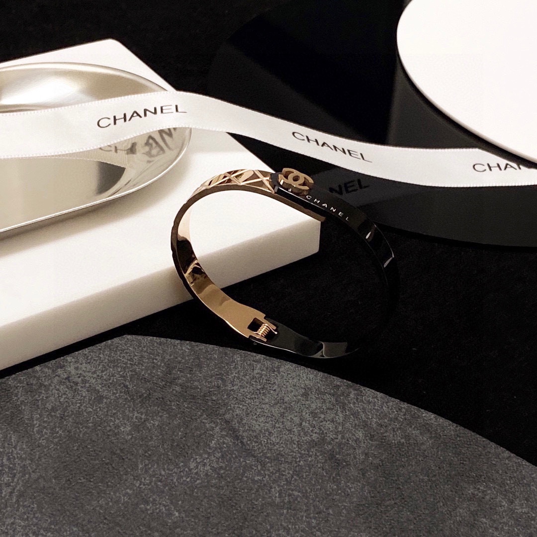 [TOP] CHANEL Bracelet-Black