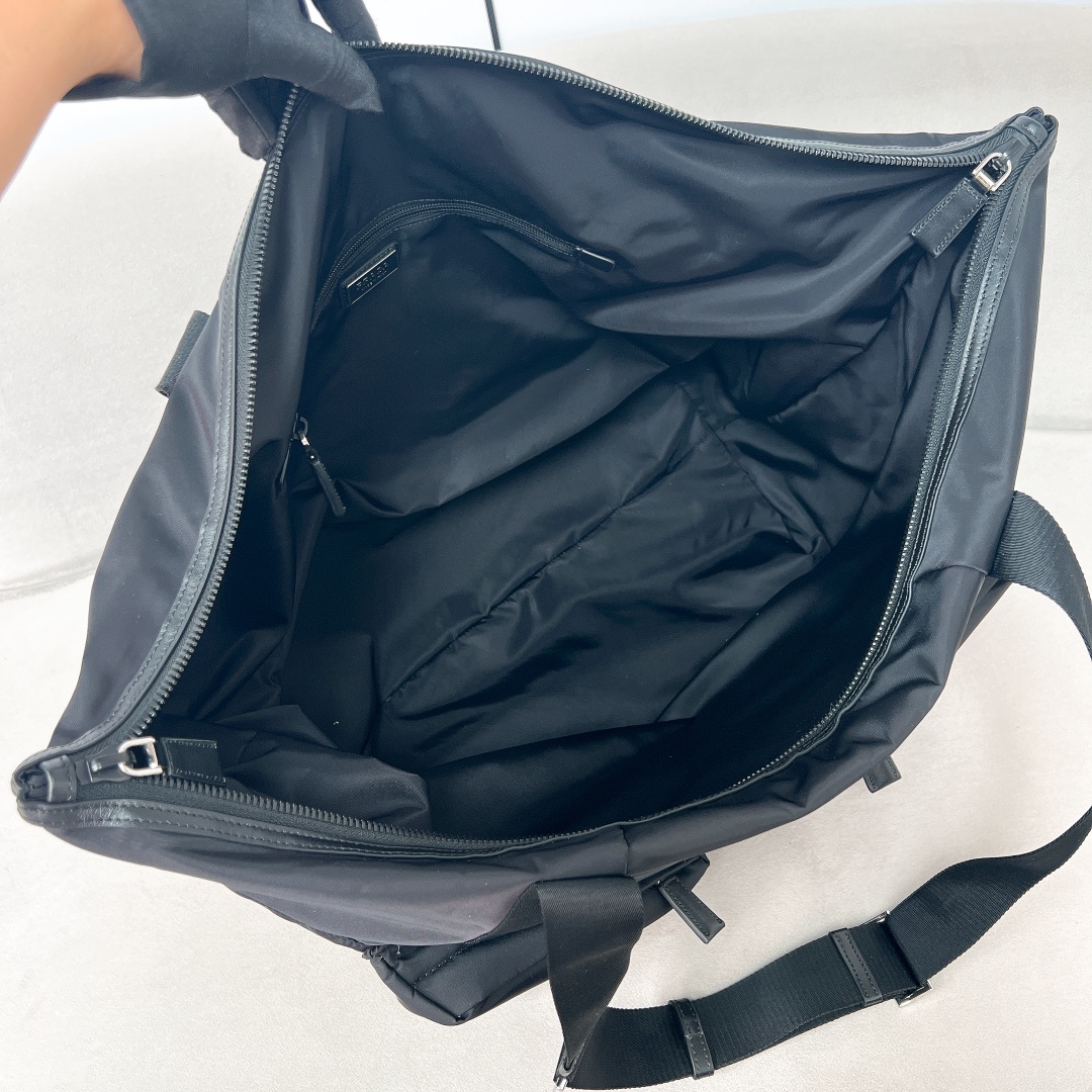 [TOP] PRADA Re-Nylon and Leather Travel Bag  40 × 44.5× 24 cm-Black
