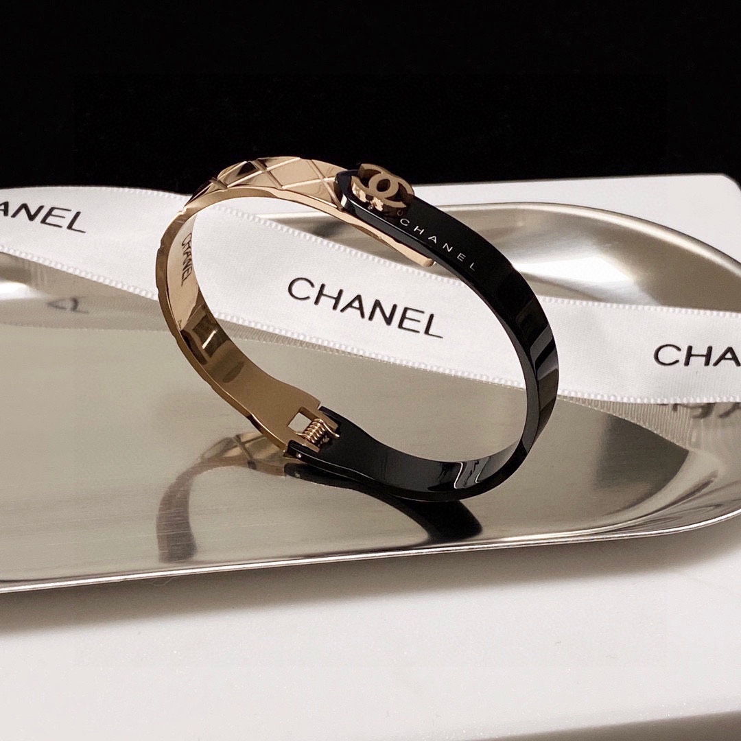 [TOP] CHANEL Bracelet-Black
