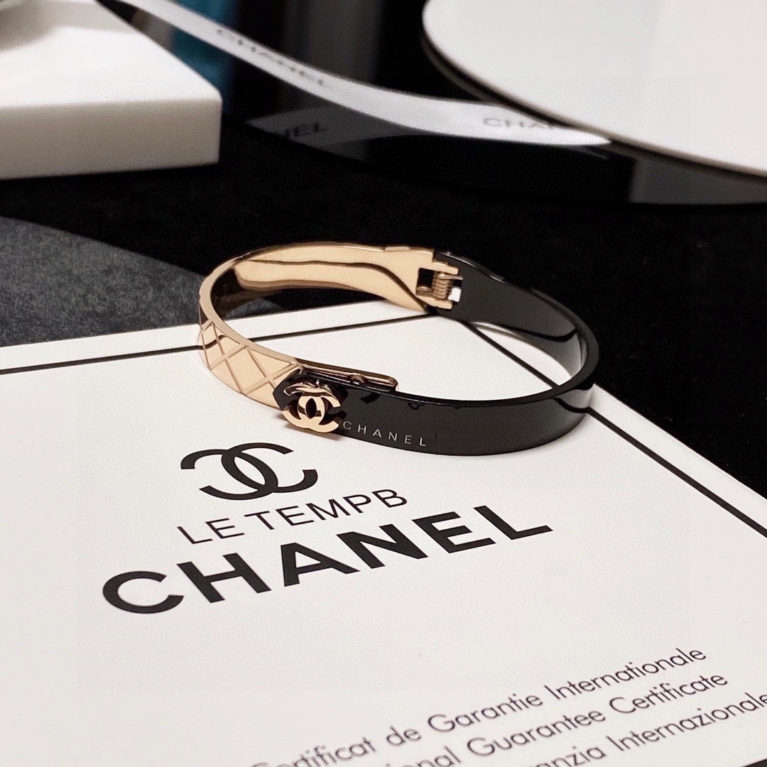 [TOP] CHANEL Bracelet-Black