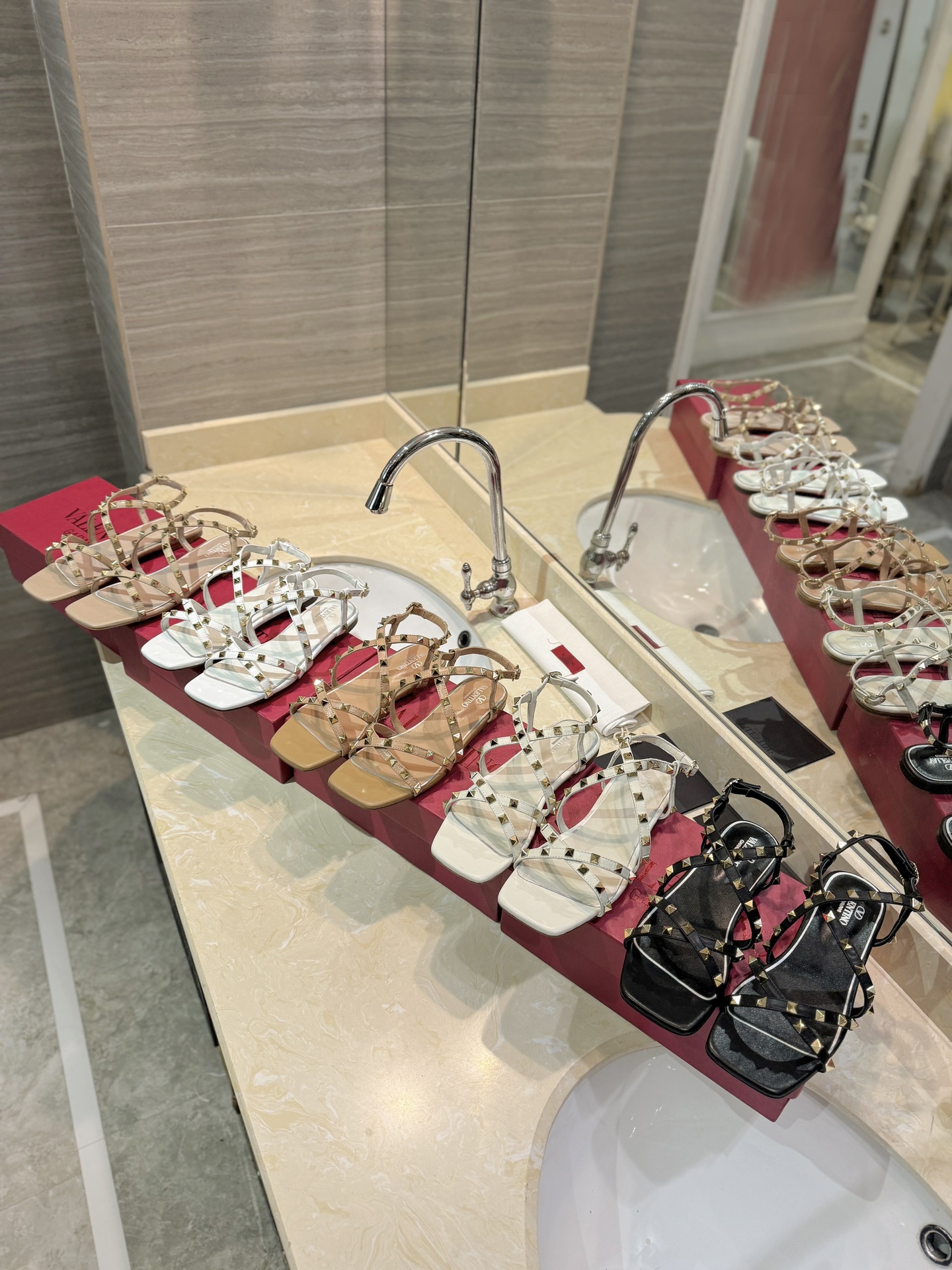 [TOP] VALENTINO Flat Sandals with Mini Rivets  - 5 Color