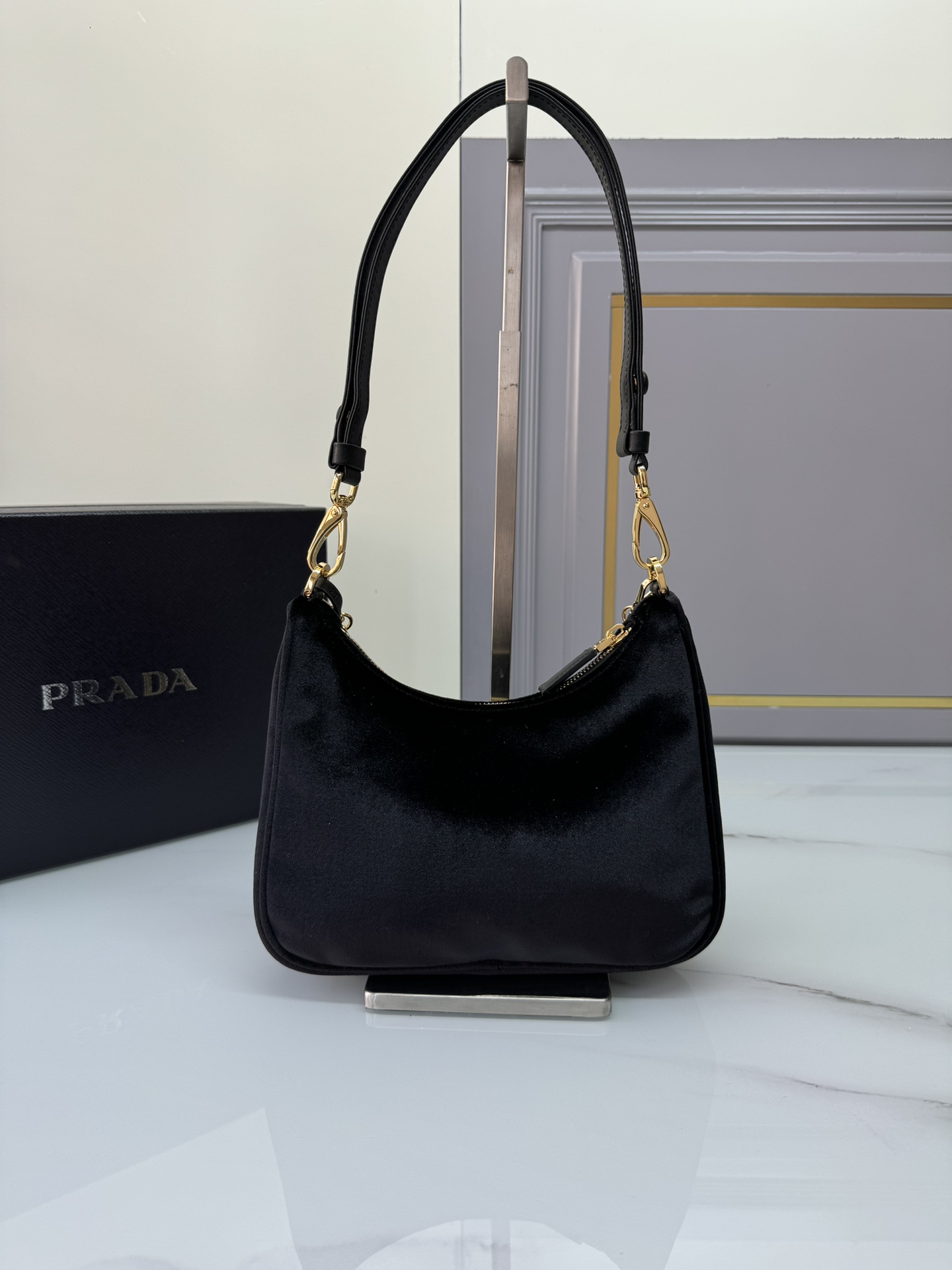 [Top] PRADA Messenger Bag Re-Edition 2000 Bags 22x18x6cm