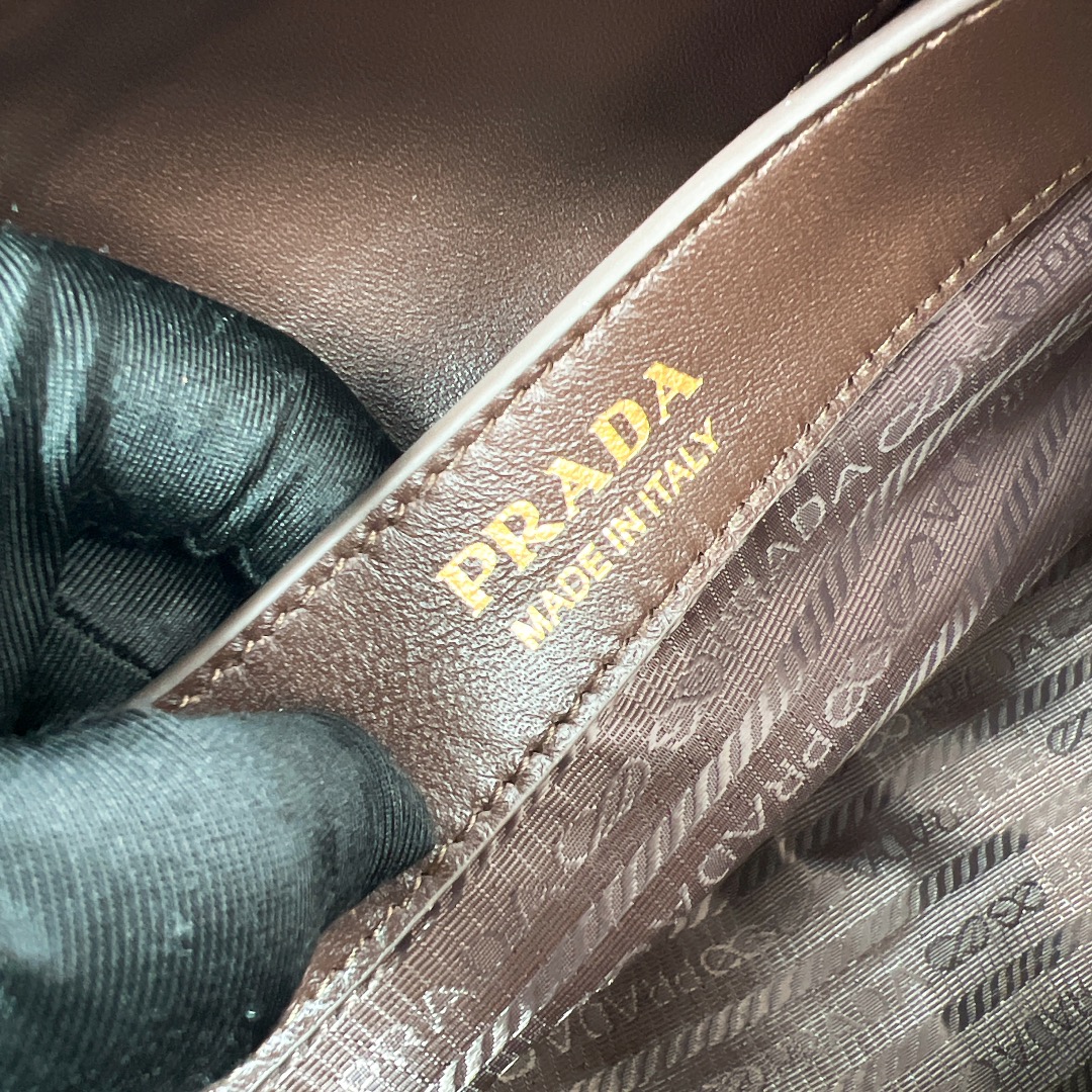 [TOP] PRADA Soft Grain Hobo Bag 28*16*10.5cm - Brown