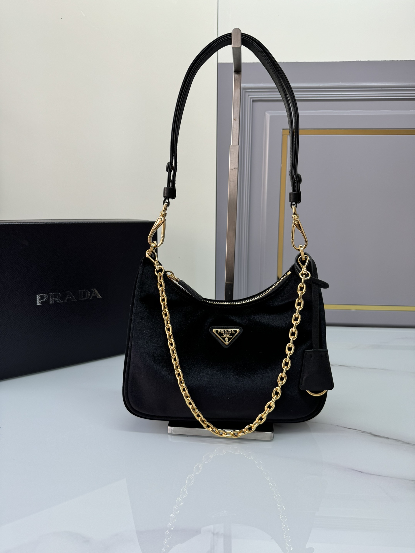 [Top] PRADA Messenger Bag Re-Edition 2000 Bags 22x18x6cm
