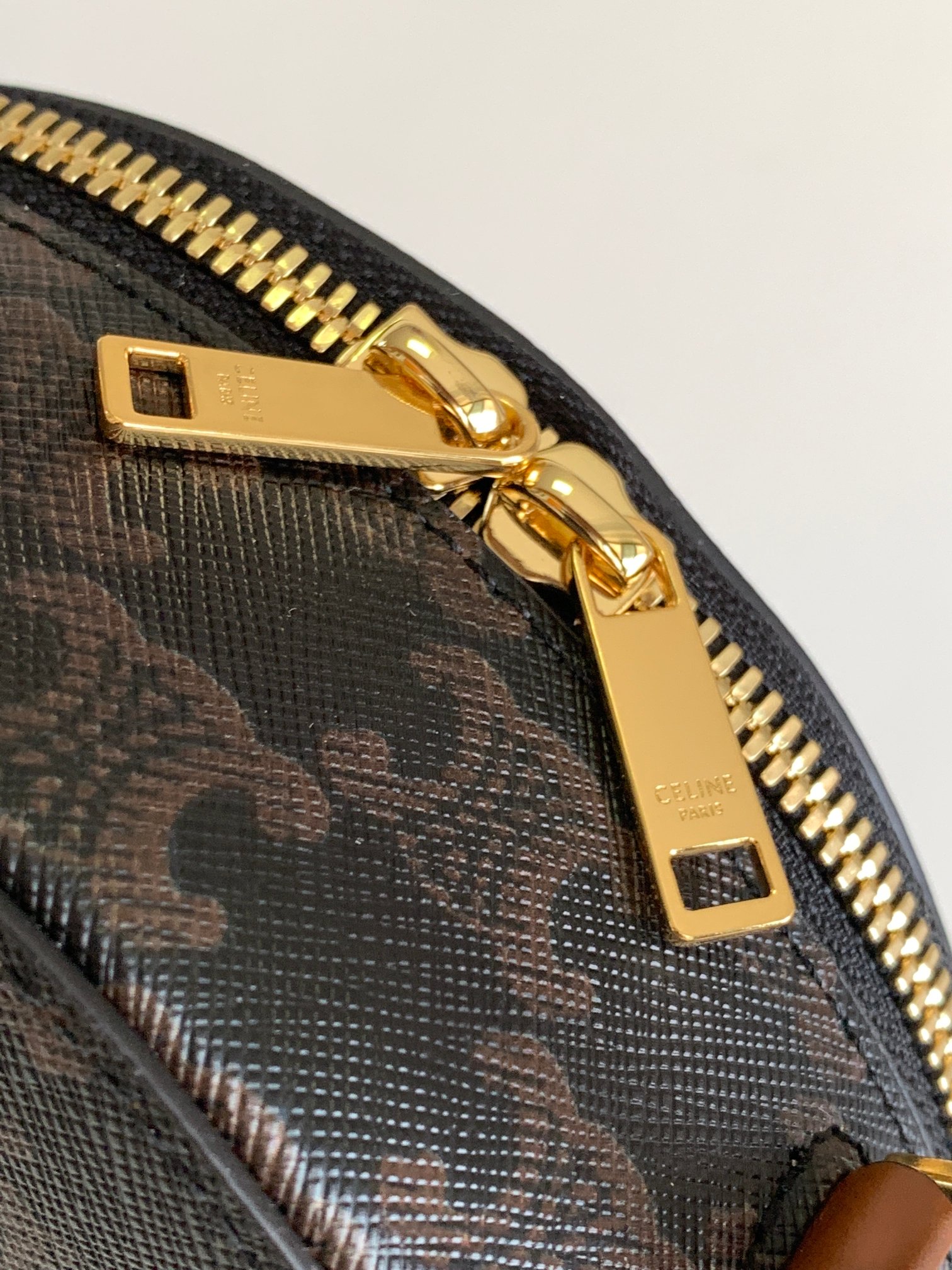 [TOP] CELINE Monogram Cowhide Half Month Bag 18*12.5*6CM