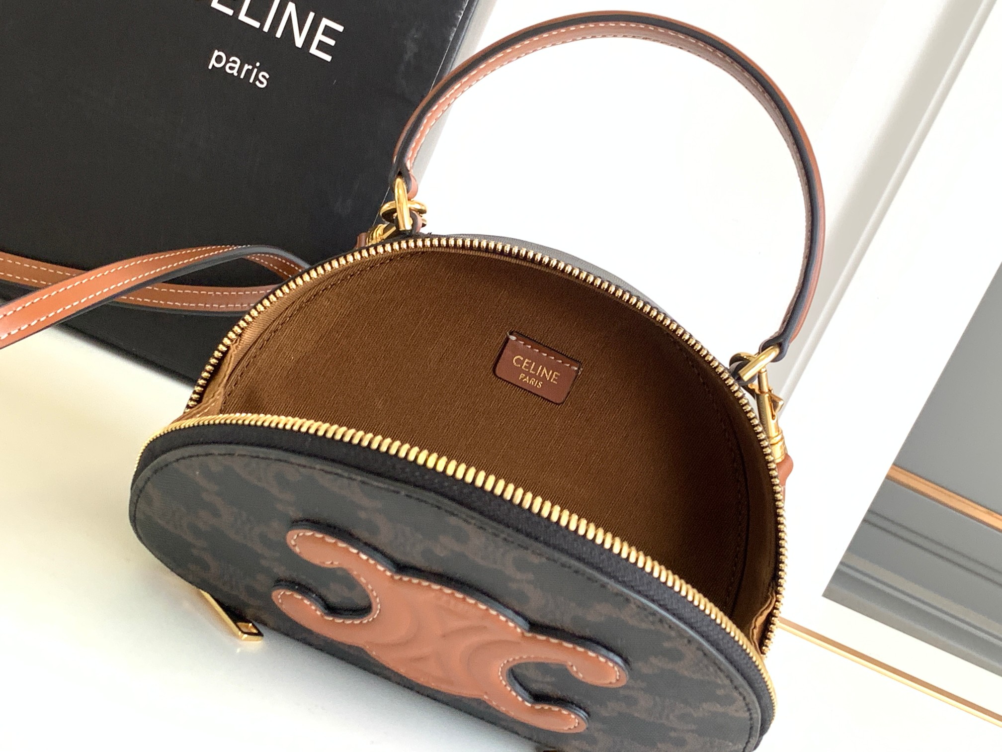 [TOP] CELINE Monogram Cowhide Half Month Bag 18*12.5*6CM