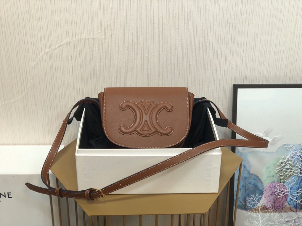 [TOP] CELINE Folco Cuir Triomphe Bag 18.5*15*7cm - 2 Color