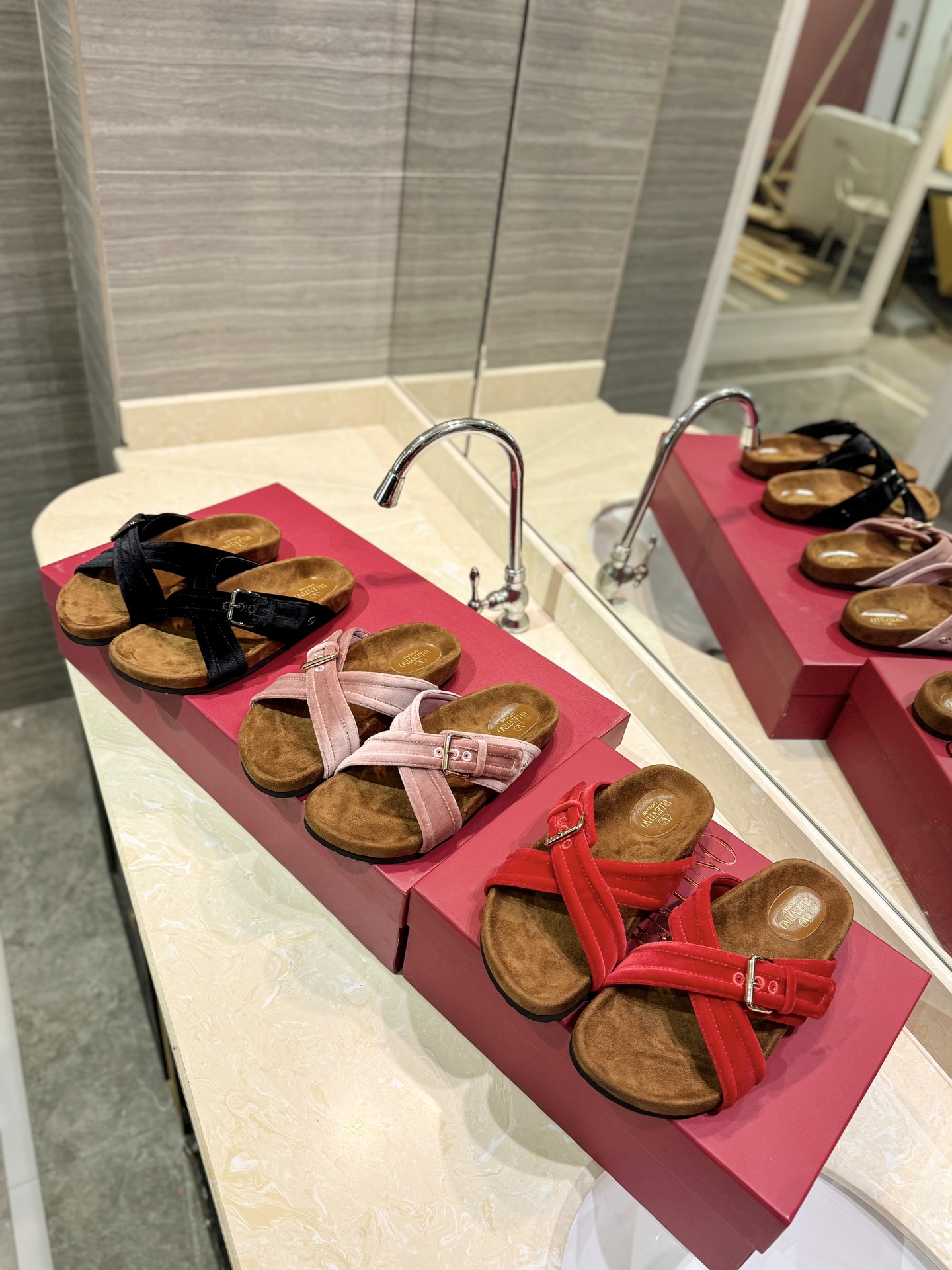 [TOP] VALENTINO Men's & Women's Velvet Flat Slippers - 3 Color