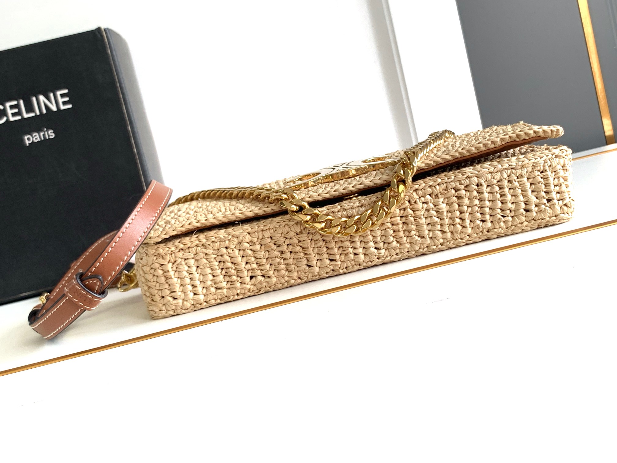 [TOP] CELINE Hand -Woven Handbag : 23X11X4 cm