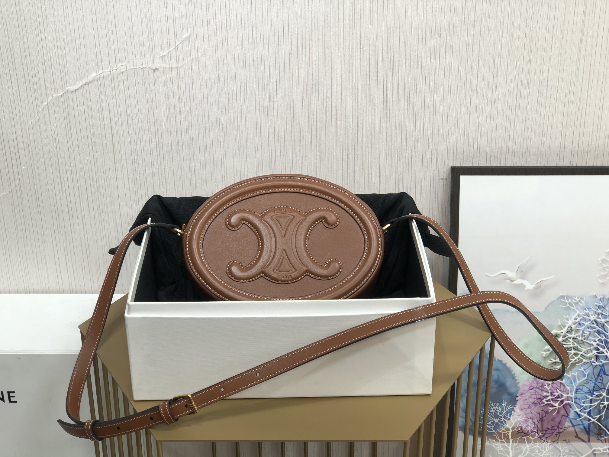 [TOP] CELINE Cuir Triomphe Oval Bag 20 X 15 X 6cm - Brown