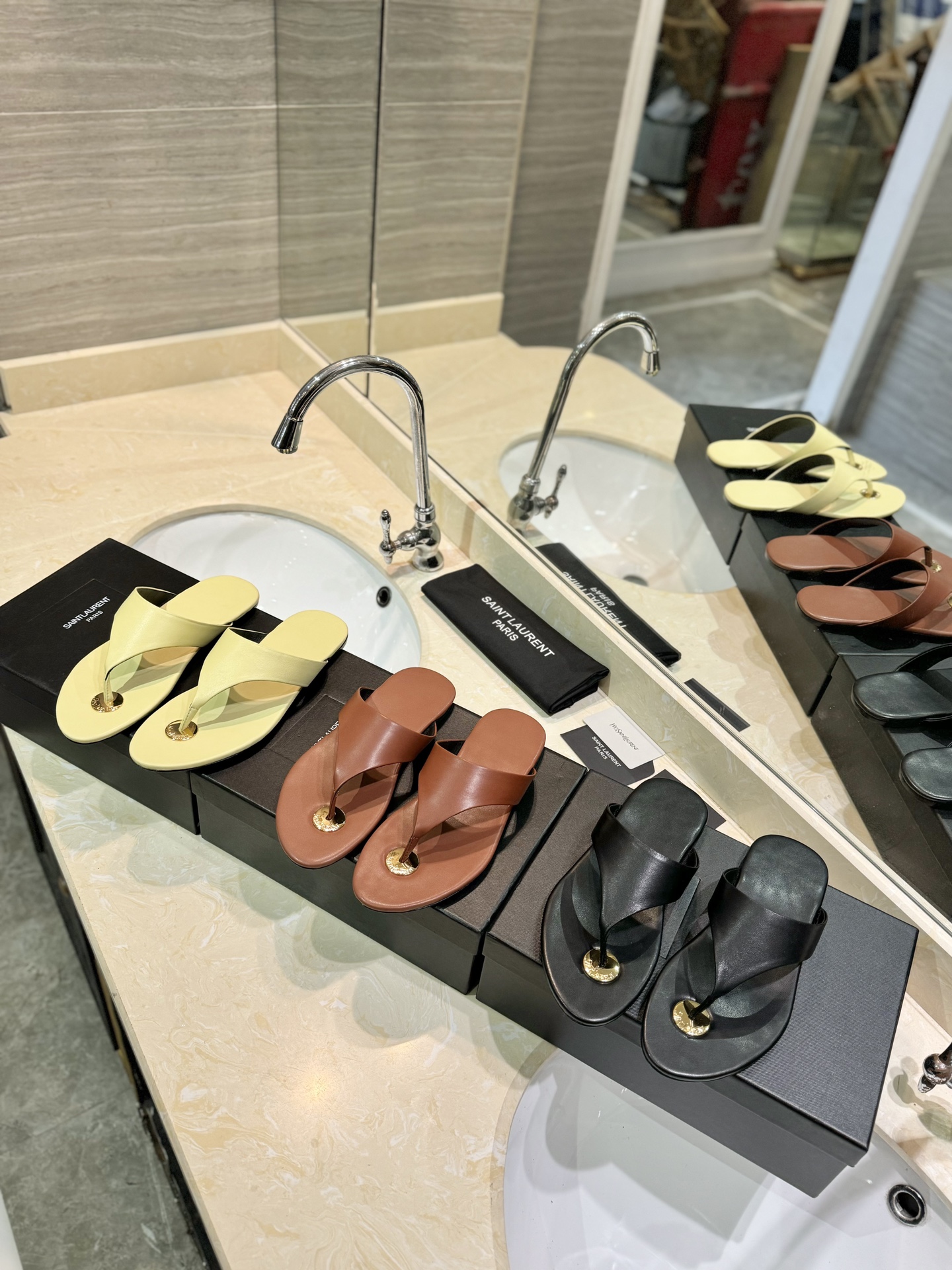 [TOP] Yves Saint Laurent YSL Flip Flops - 3 Color