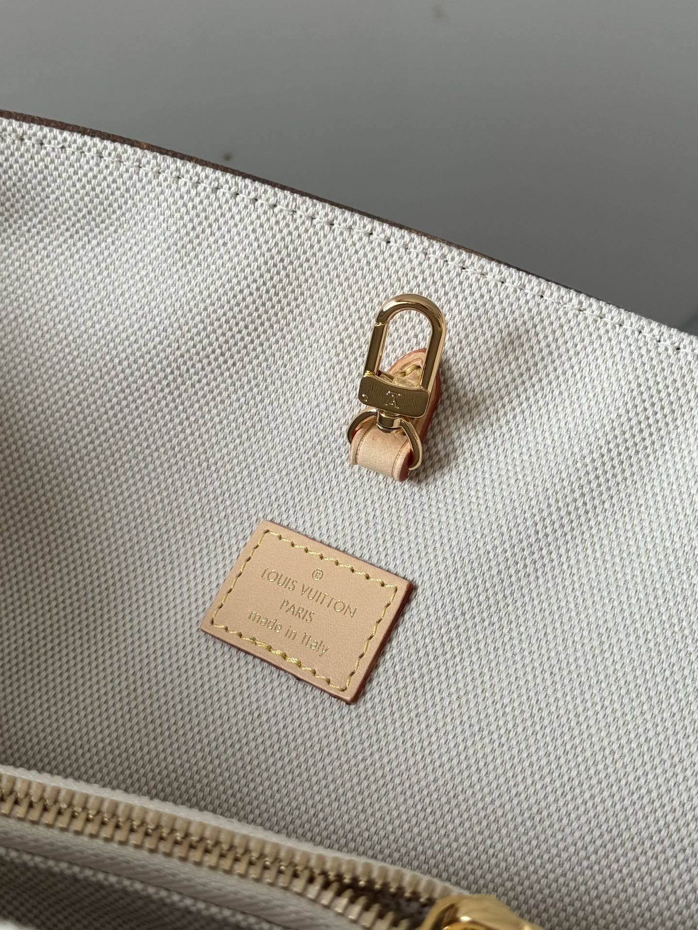 [TOP] Louis Vuitton LV Monogram On The Go Voyage Tote Bag 43 x 33 x 18.5 cm - Brown