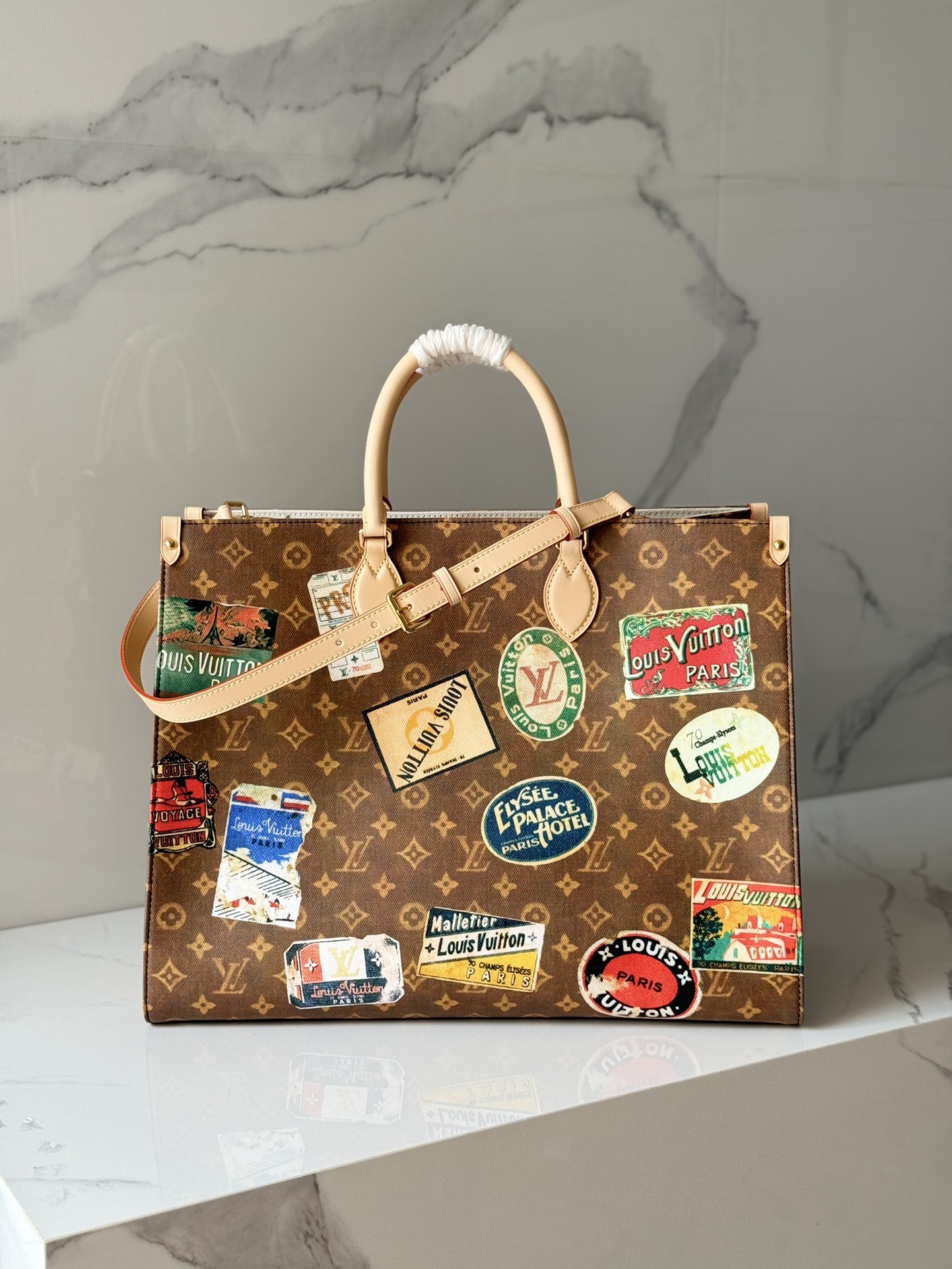 [TOP] Louis Vuitton LV Monogram On The Go Voyage Tote Bag 43 x 33 x 18.5 cm - Brown