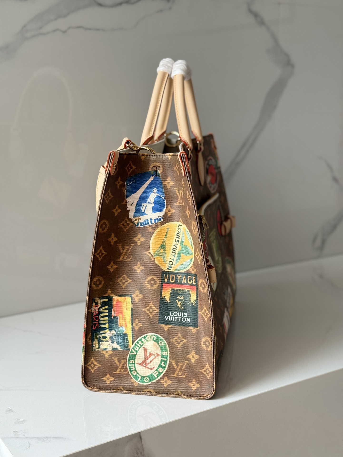 [TOP] Louis Vuitton LV Monogram On The Go Voyage Tote Bag 43 x 33 x 18.5 cm - Brown