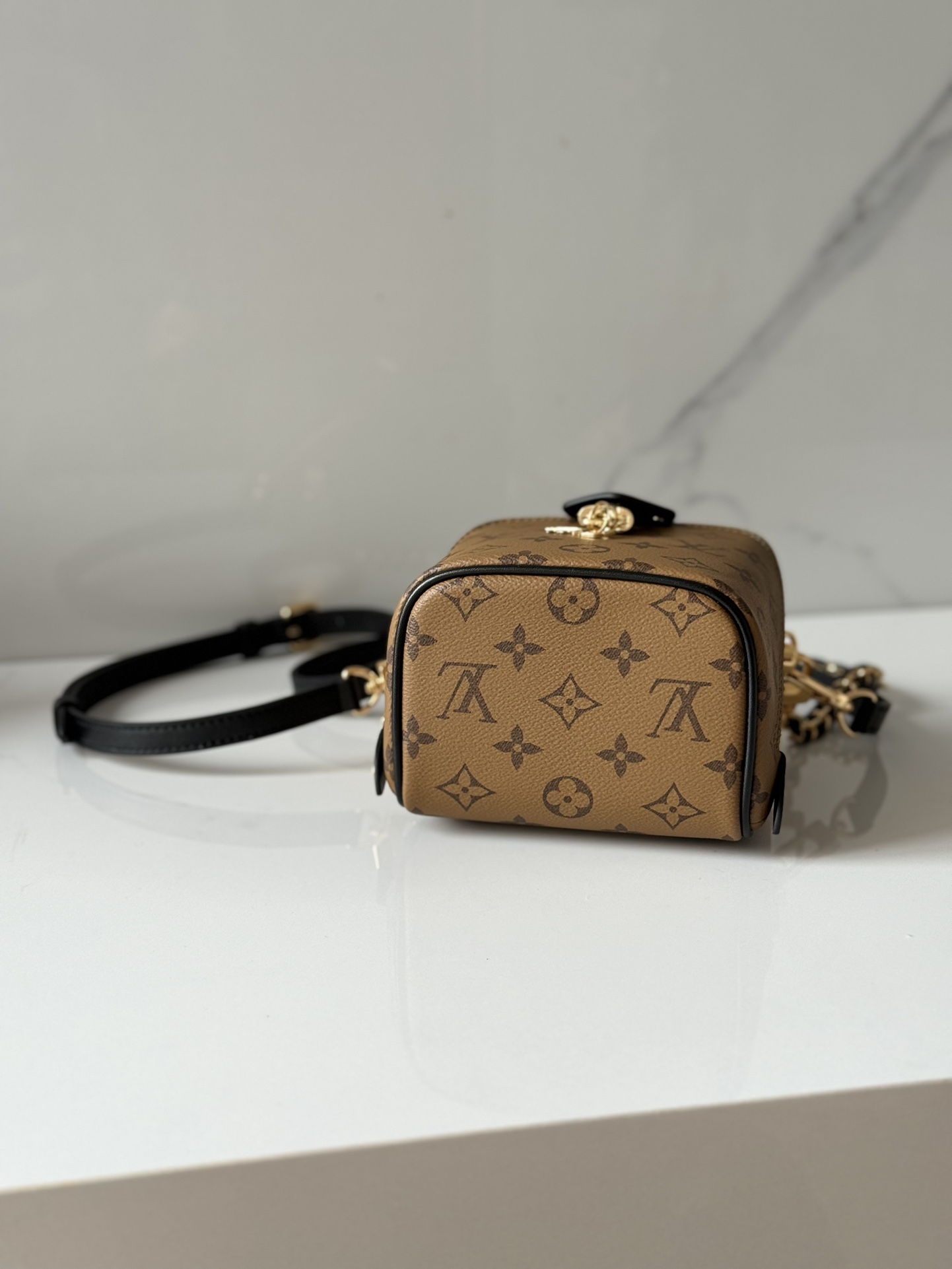 [TOP] Louis Vuitton LV Just In Case Bag 13 x 14 x 11.5 cm - Brown