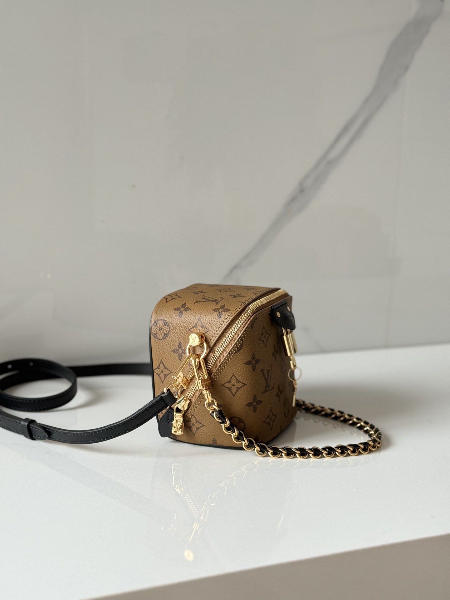 [TOP] Louis Vuitton LV Just In Case Bag 13 x 14 x 11.5 cm - Brown