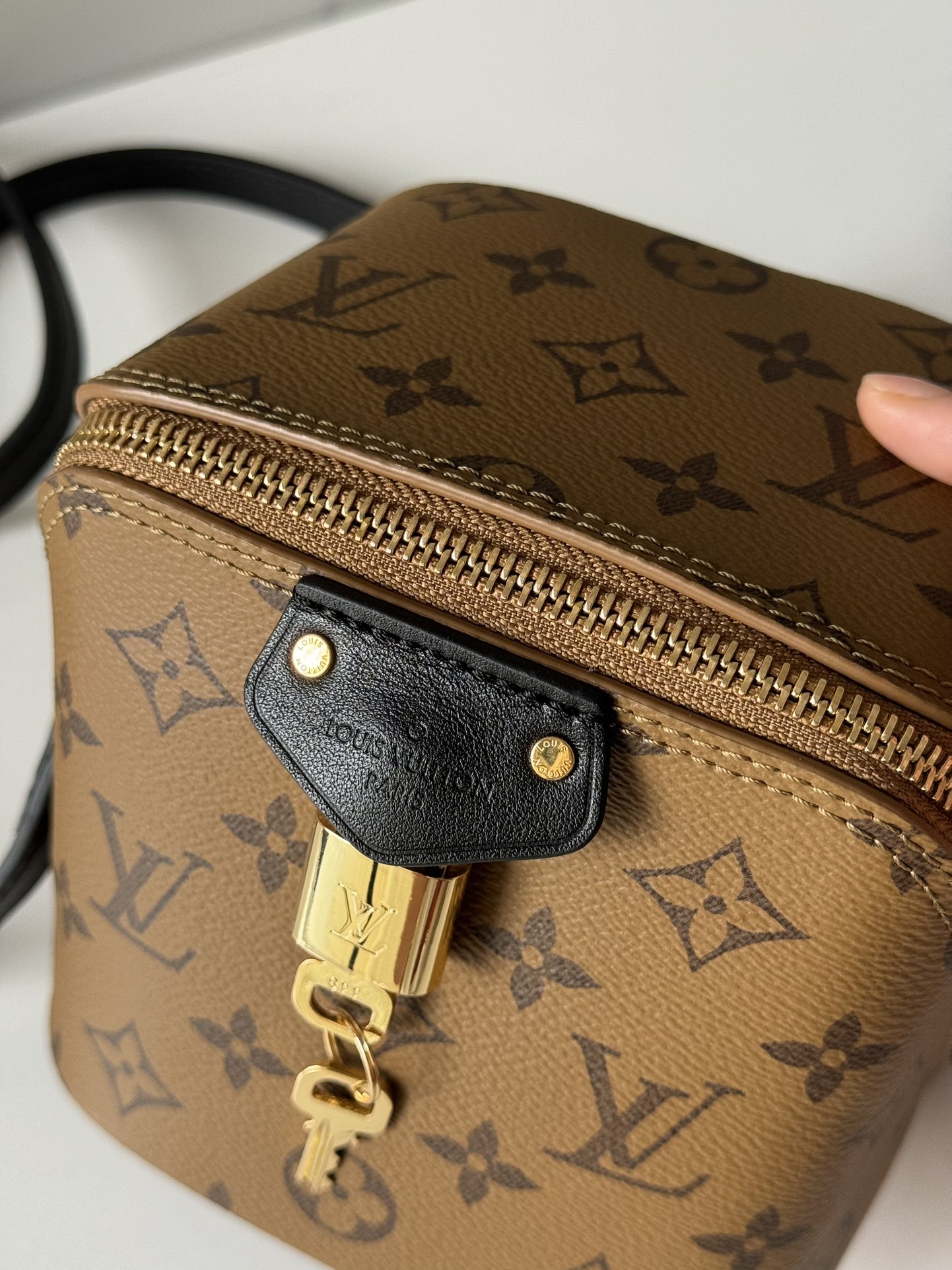 [TOP] Louis Vuitton LV Just In Case Bag 13 x 14 x 11.5 cm - Brown