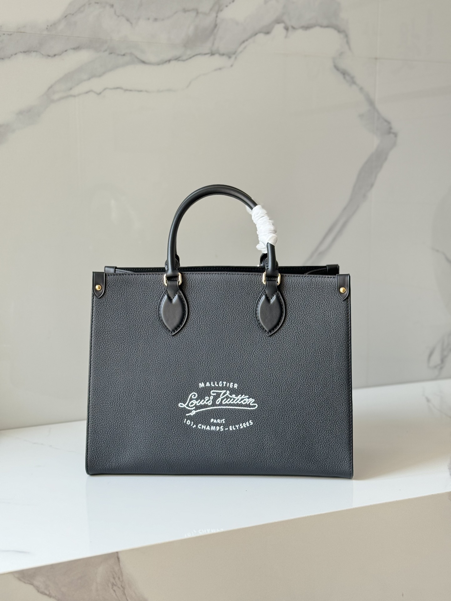 [TOP] Louis Vuitton LV On The Go MM Bag 35 x 27 x 14 cm- Black