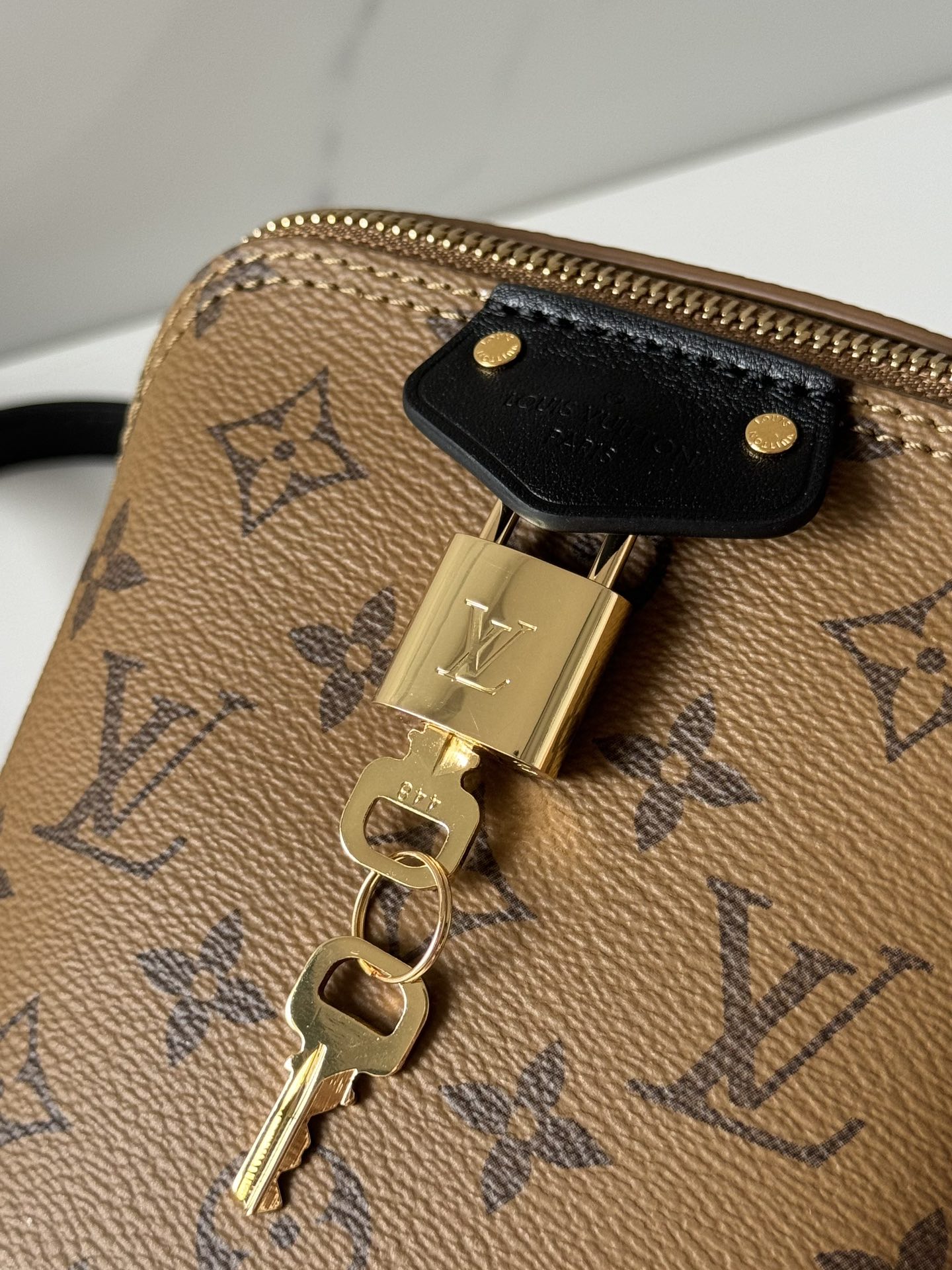 [TOP] Louis Vuitton LV Just In Case Bag 13 x 14 x 11.5 cm - Brown