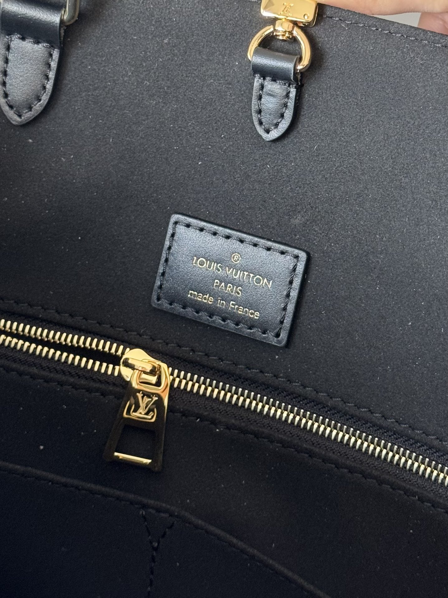 [TOP] Louis Vuitton LV On The Go MM Bag 35 x 27 x 14 cm- Black
