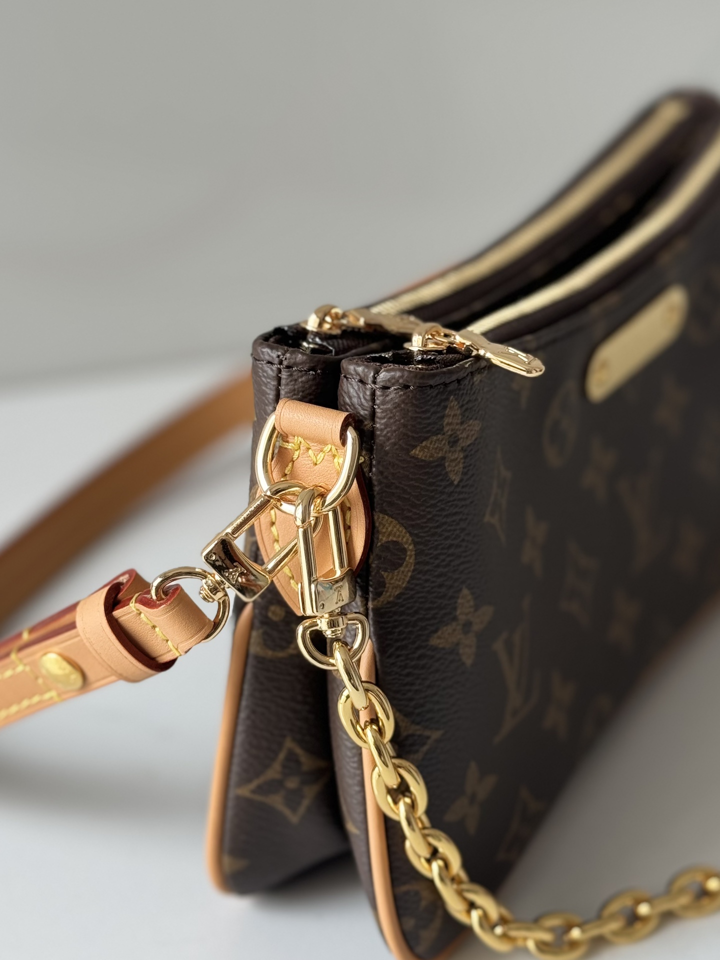 [TOP] Louis Vuitton LV Liv Pochette Bag 9.6 x 5.3 x 2.6cm - Monogram