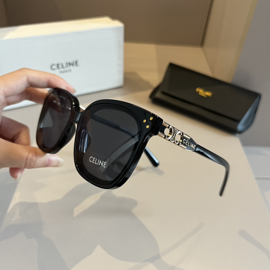 [TOP] CELINE Sunglasses - Black