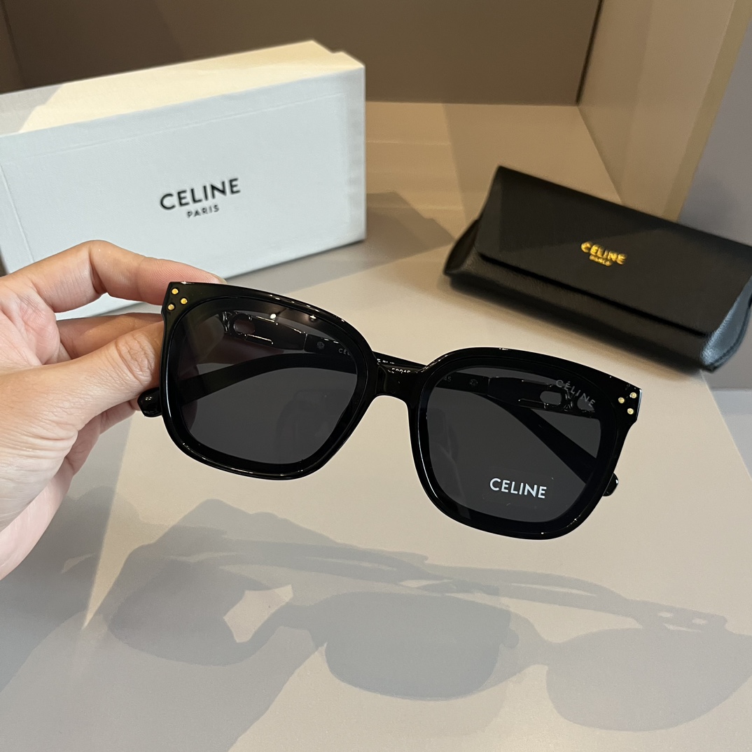 [TOP] CELINE Sunglasses - Black