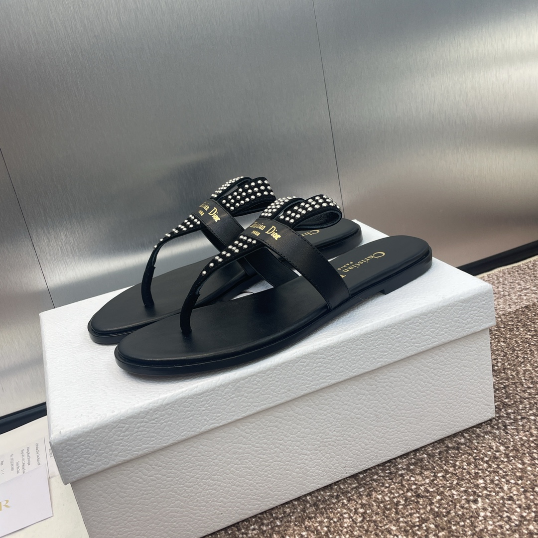 [TOP] Christian Dior Rivet Flip Flops - Black