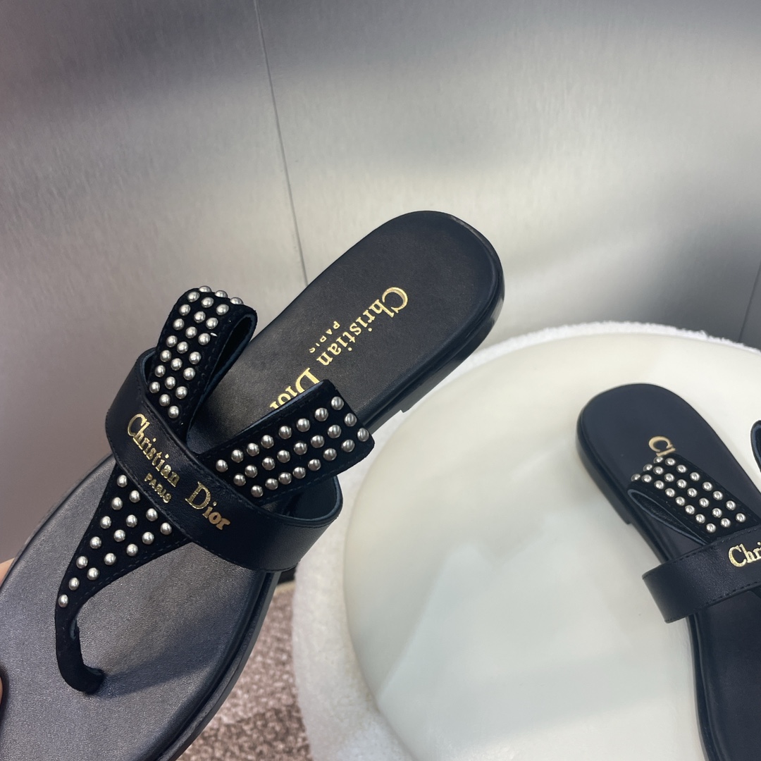 [TOP] Christian Dior Rivet Flip Flops - Black
