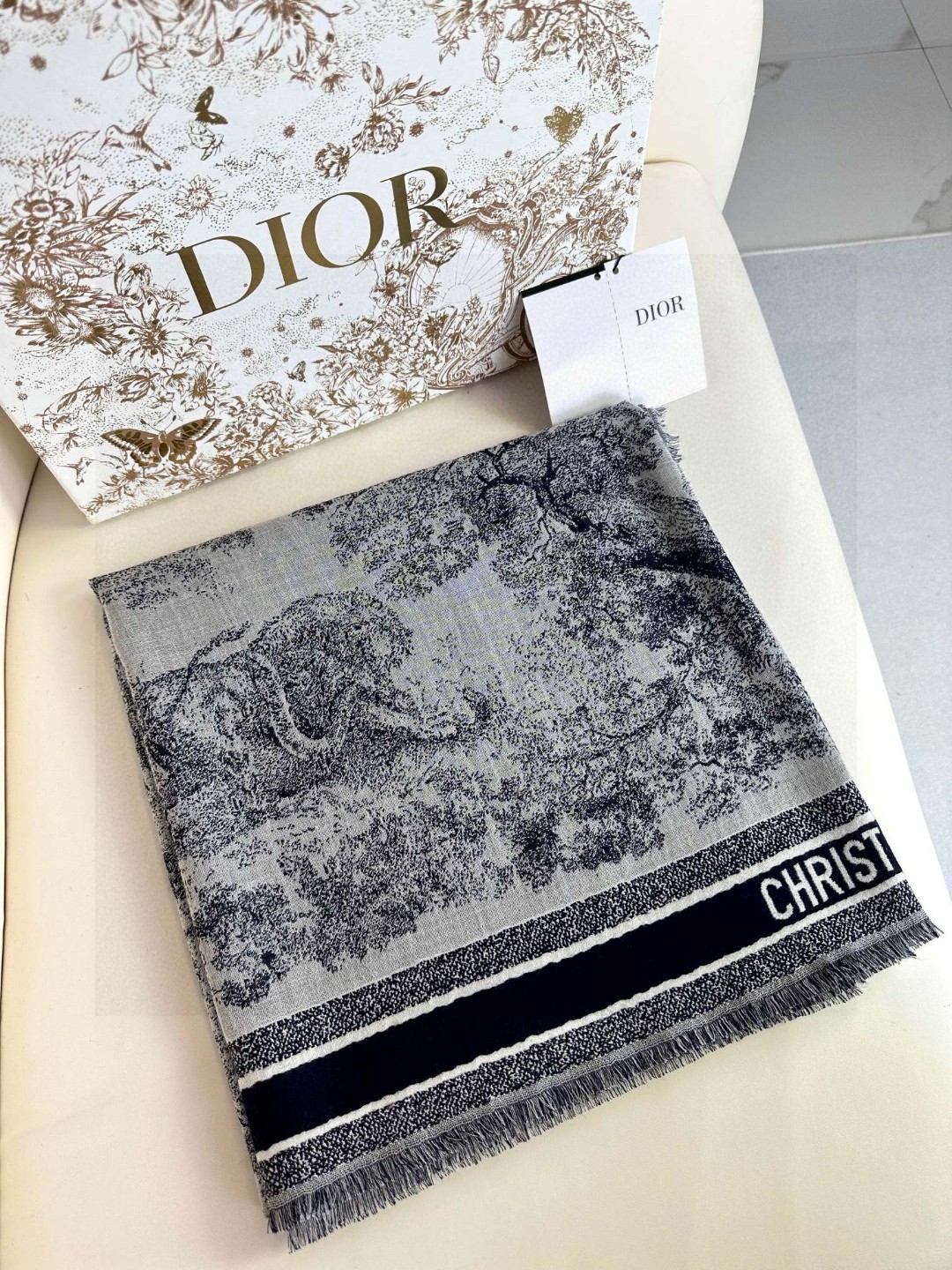 [TOP] Christian Dior Cashmere Scarf 140*140 - 2 Colors