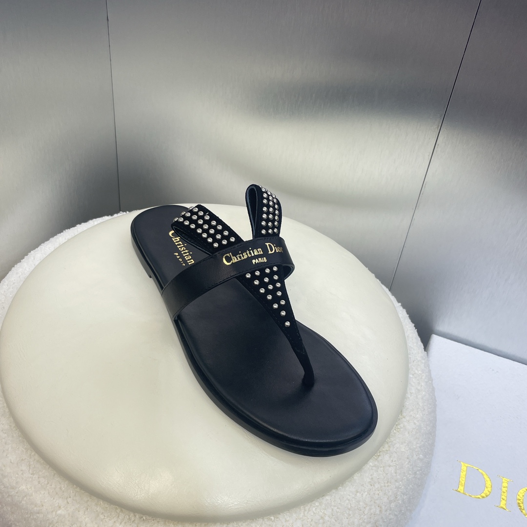 [TOP] Christian Dior Rivet Flip Flops - Black