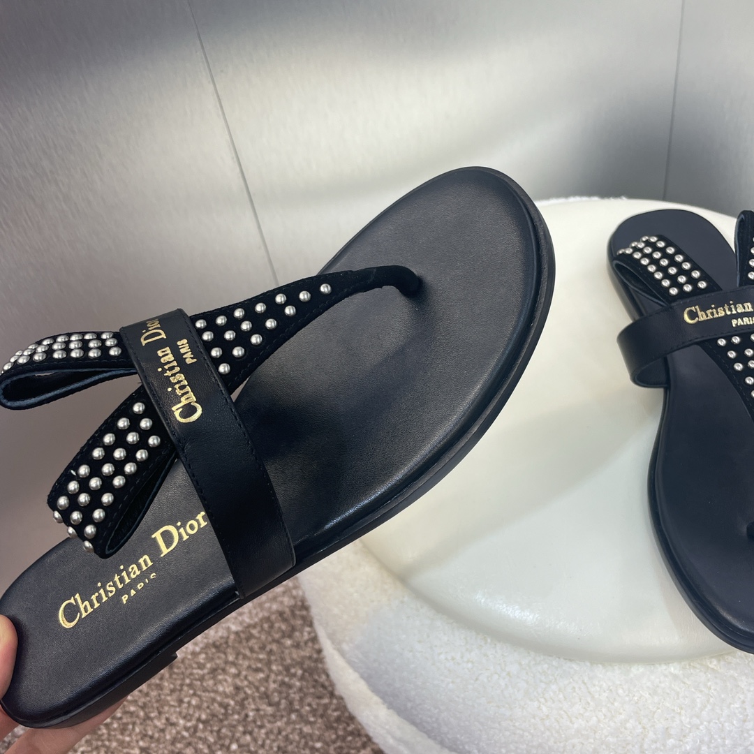 [TOP] Christian Dior Rivet Flip Flops - Black