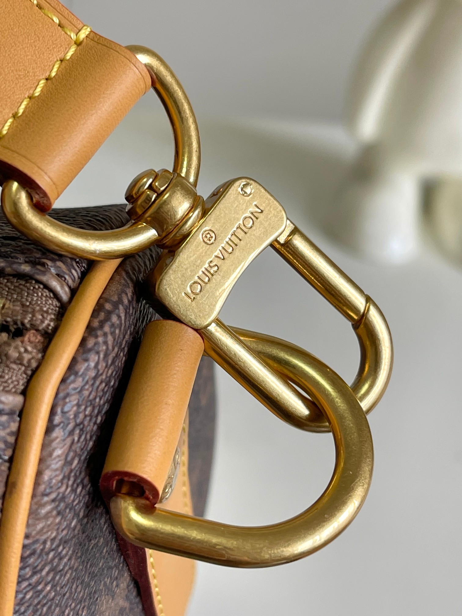 [TOP] Louis Vuitton LV Keepall Bandoulière 25 Handbag 25 x 15 × 11 cm- GHW