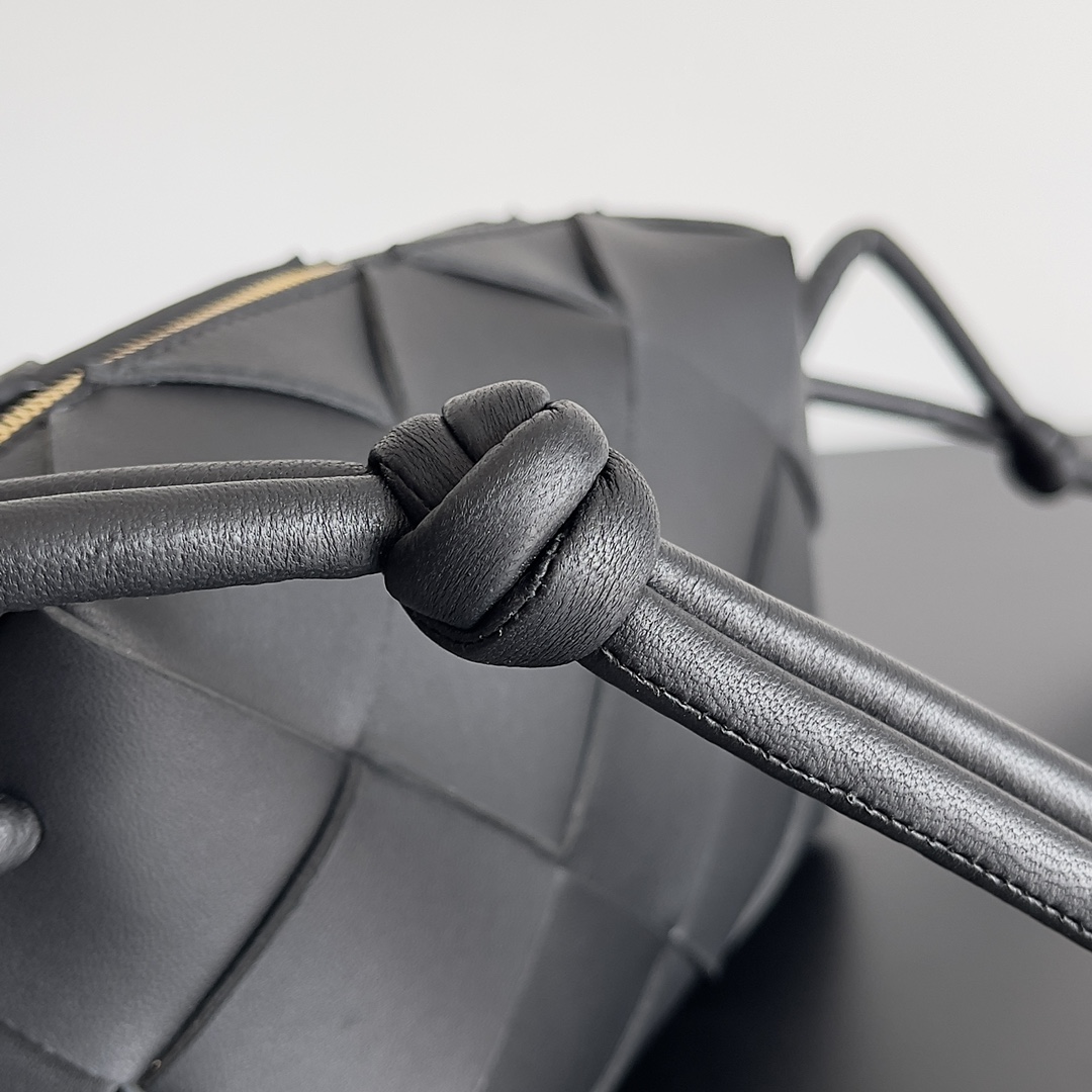 [TOP] Bottega Veneta BV Cassette Camera Bag 21x14x7 cm - Black