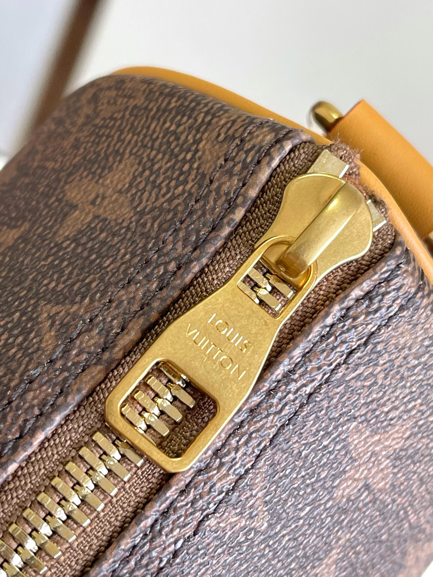 [TOP] Louis Vuitton LV Keepall Bandoulière 25 Handbag 25 x 15 × 11 cm- GHW