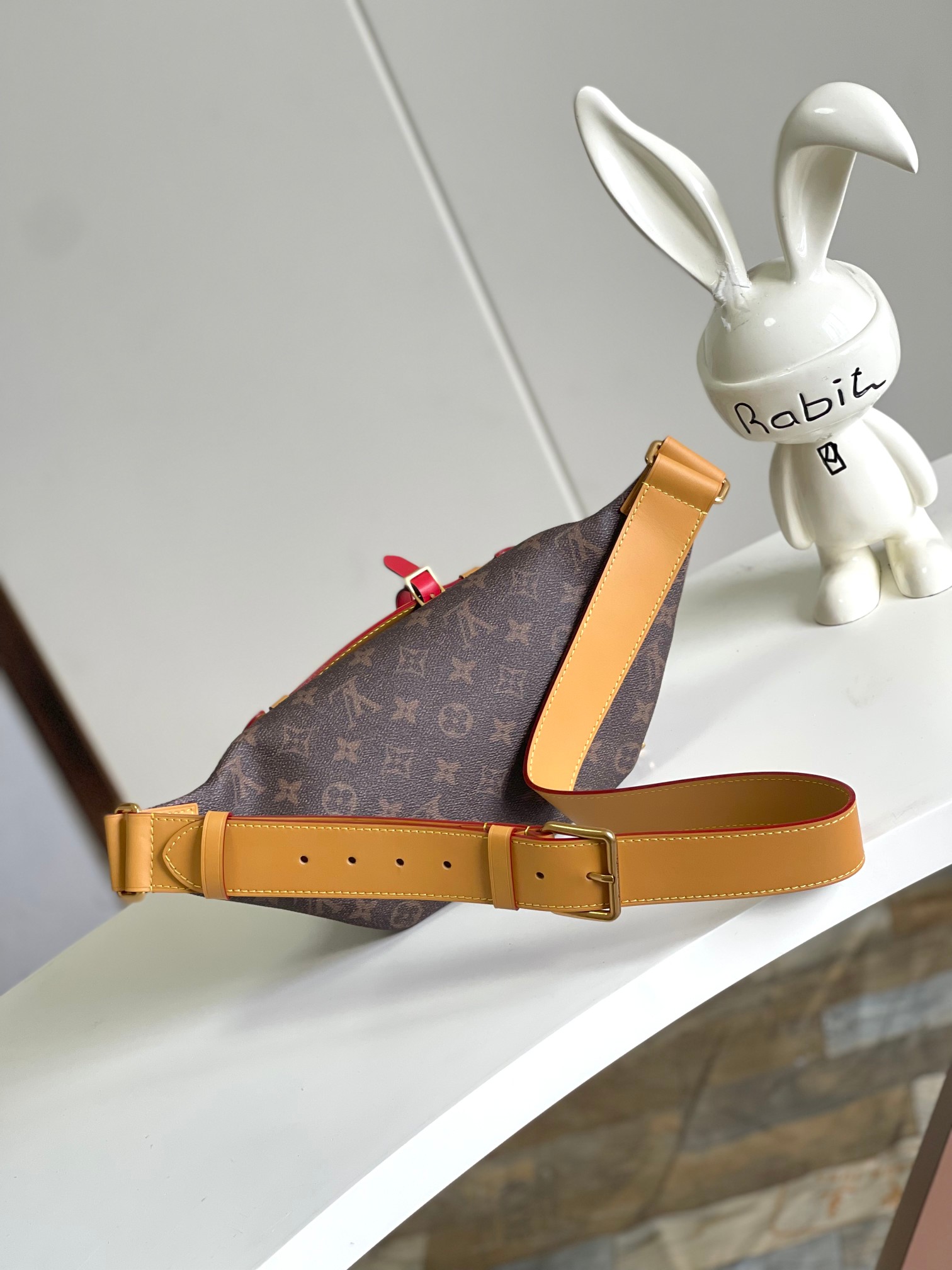 [TOP] Louis Vuitton LV Rush Bumbag Bag 30 x 15 x 8 cm - Brown