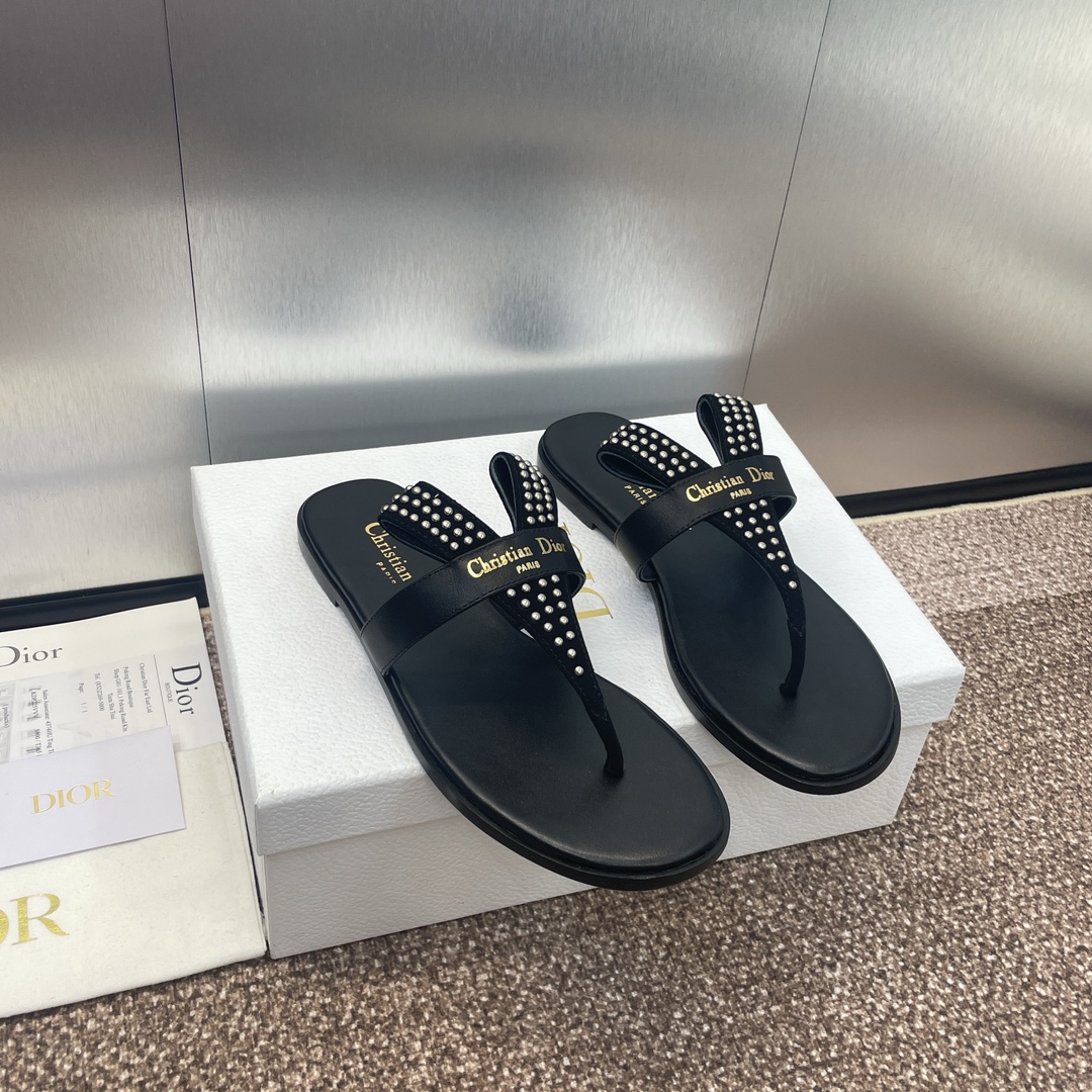 [TOP] Christian Dior Rivet Flip Flops - Black