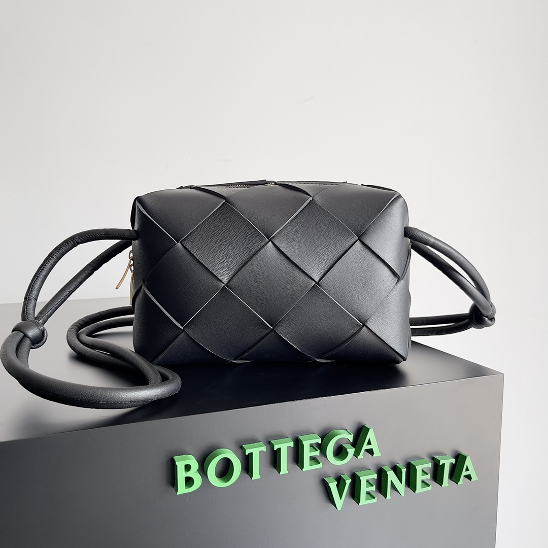[TOP] Bottega Veneta BV Cassette Camera Bag 21x14x7 cm - Black