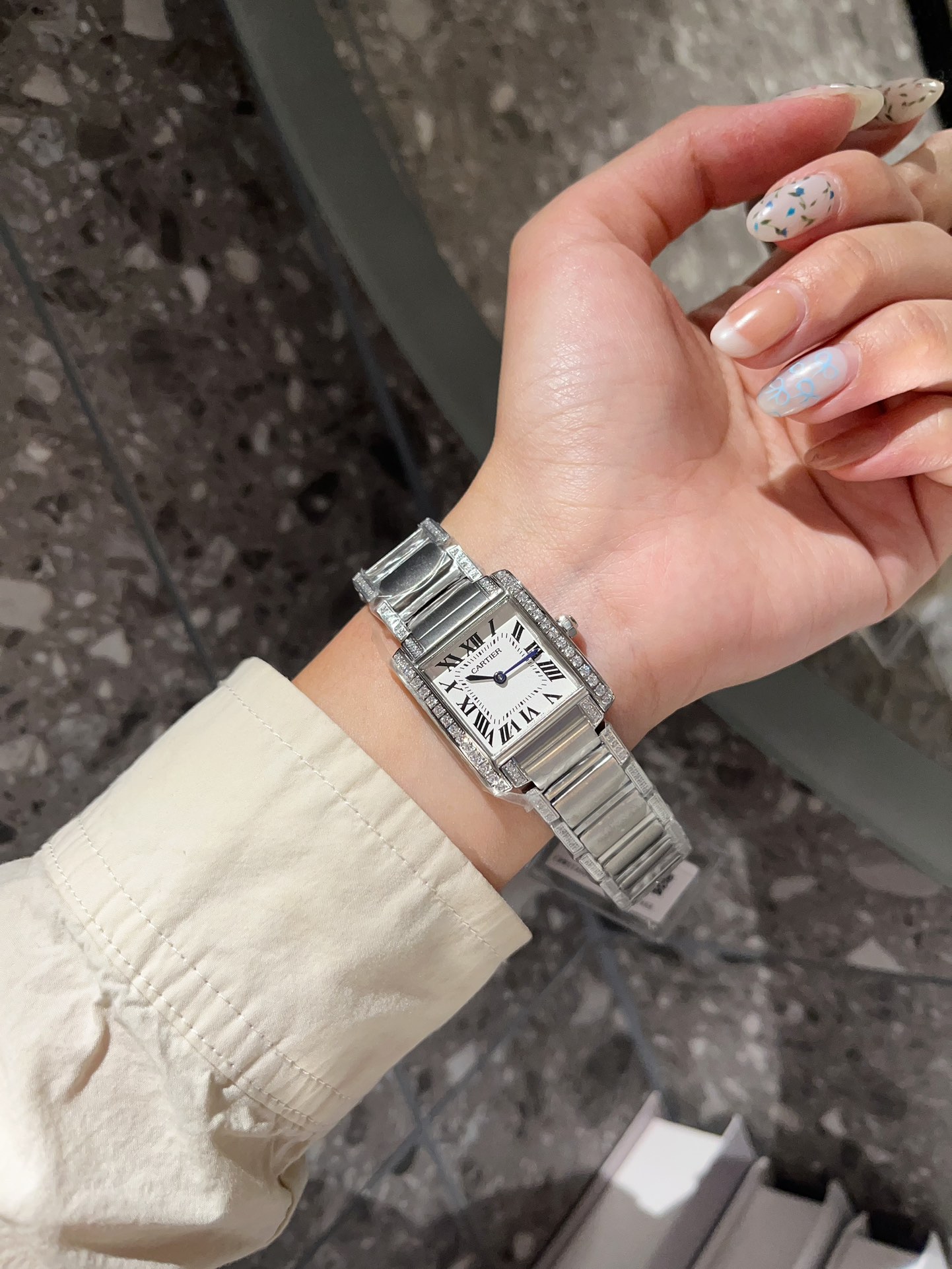 [TOP] Cartier Tank Must Watch - 2 Sizes