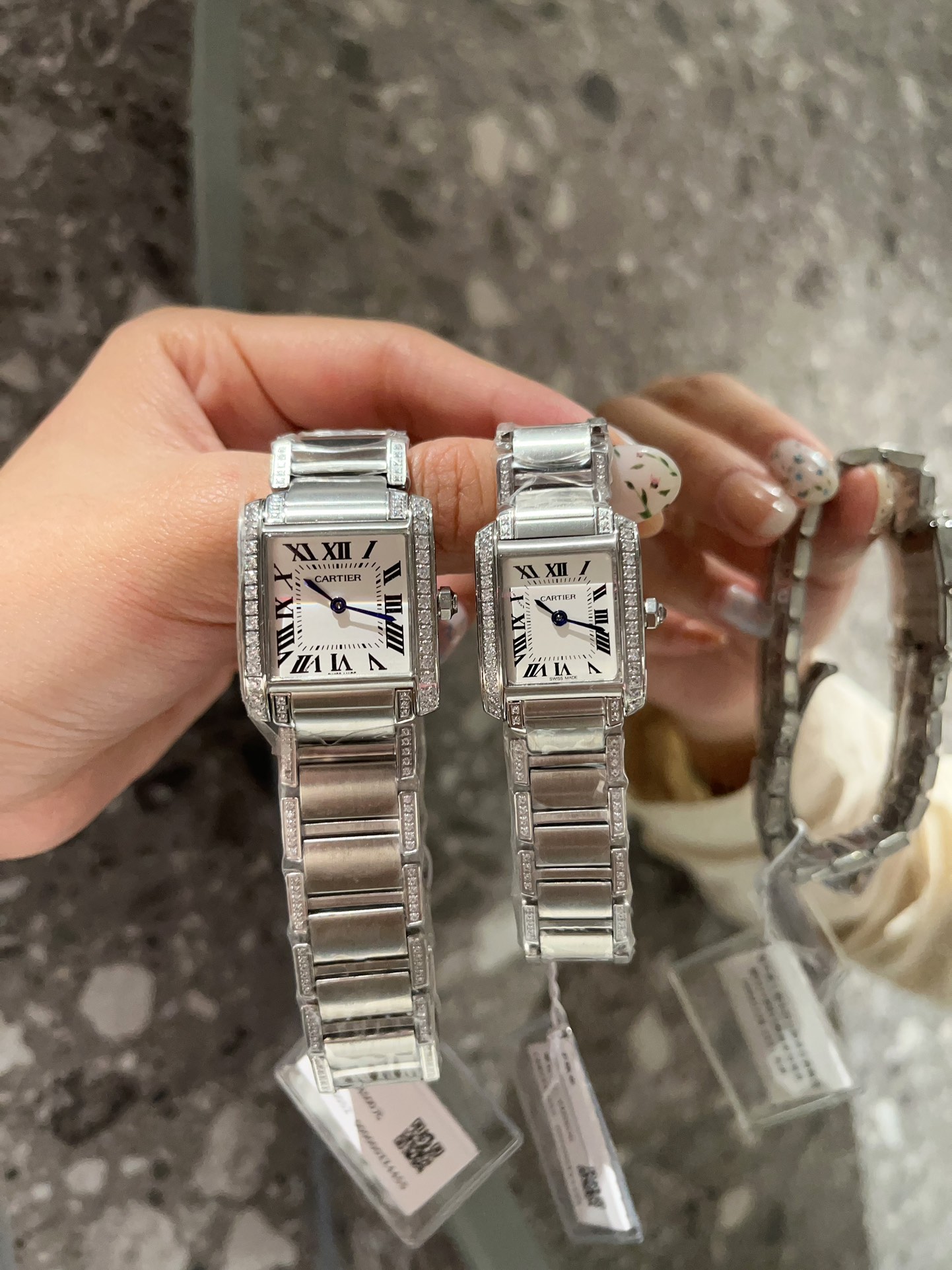 [TOP] Cartier Tank Must Watch - 2 Sizes