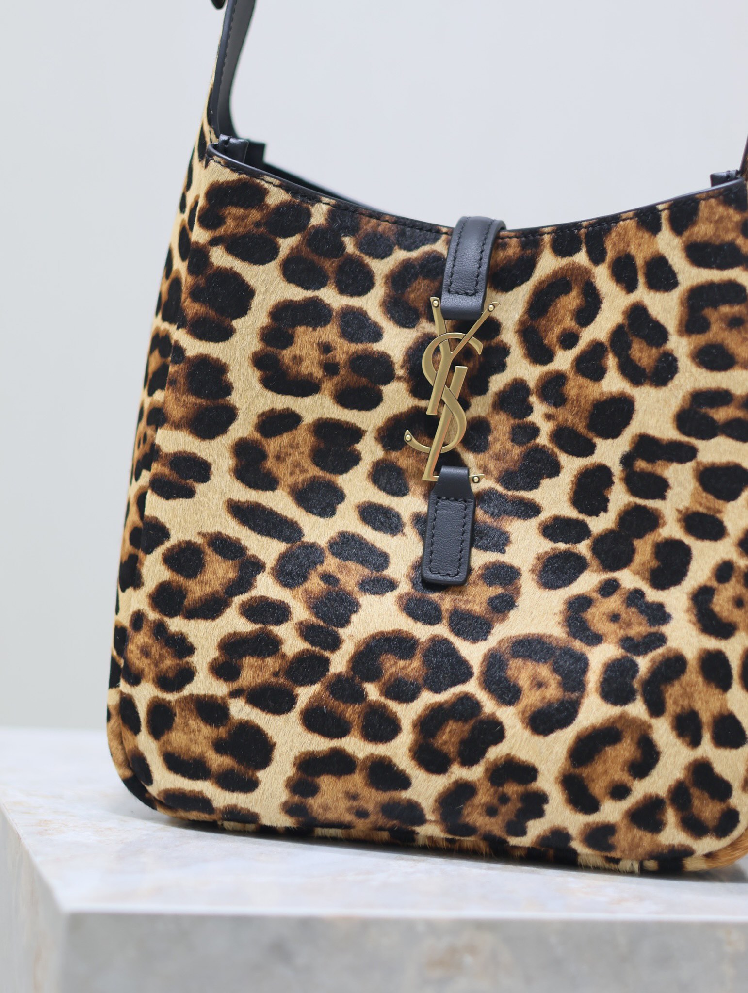 [TOP] Yves Saint Laurent YSL Le 5A7 Hobo Bag 23×22×8.5cm - Leopard&GHW