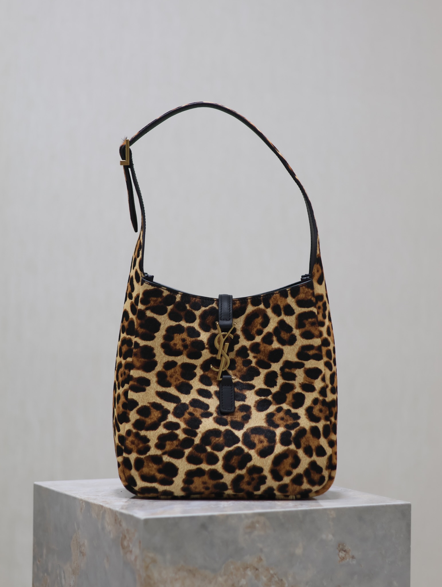 [TOP] Yves Saint Laurent YSL Le 5A7 Hobo Bag 23×22×8.5cm - Leopard&GHW