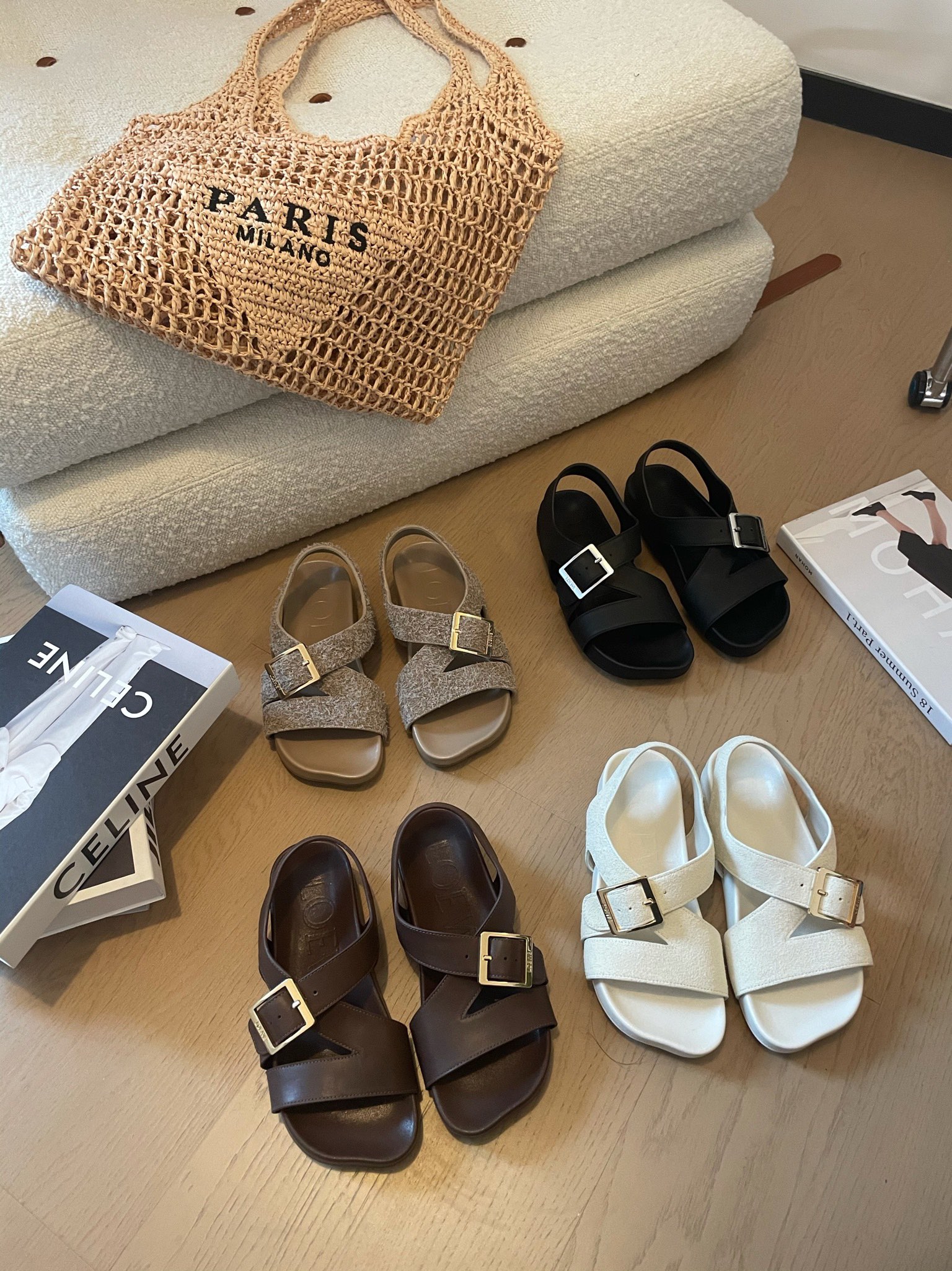 [TOP] LOEWE Cross Strap Roman Sandals - 4 Color